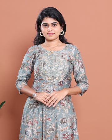 Ethnic Embroidered Kurta - Green