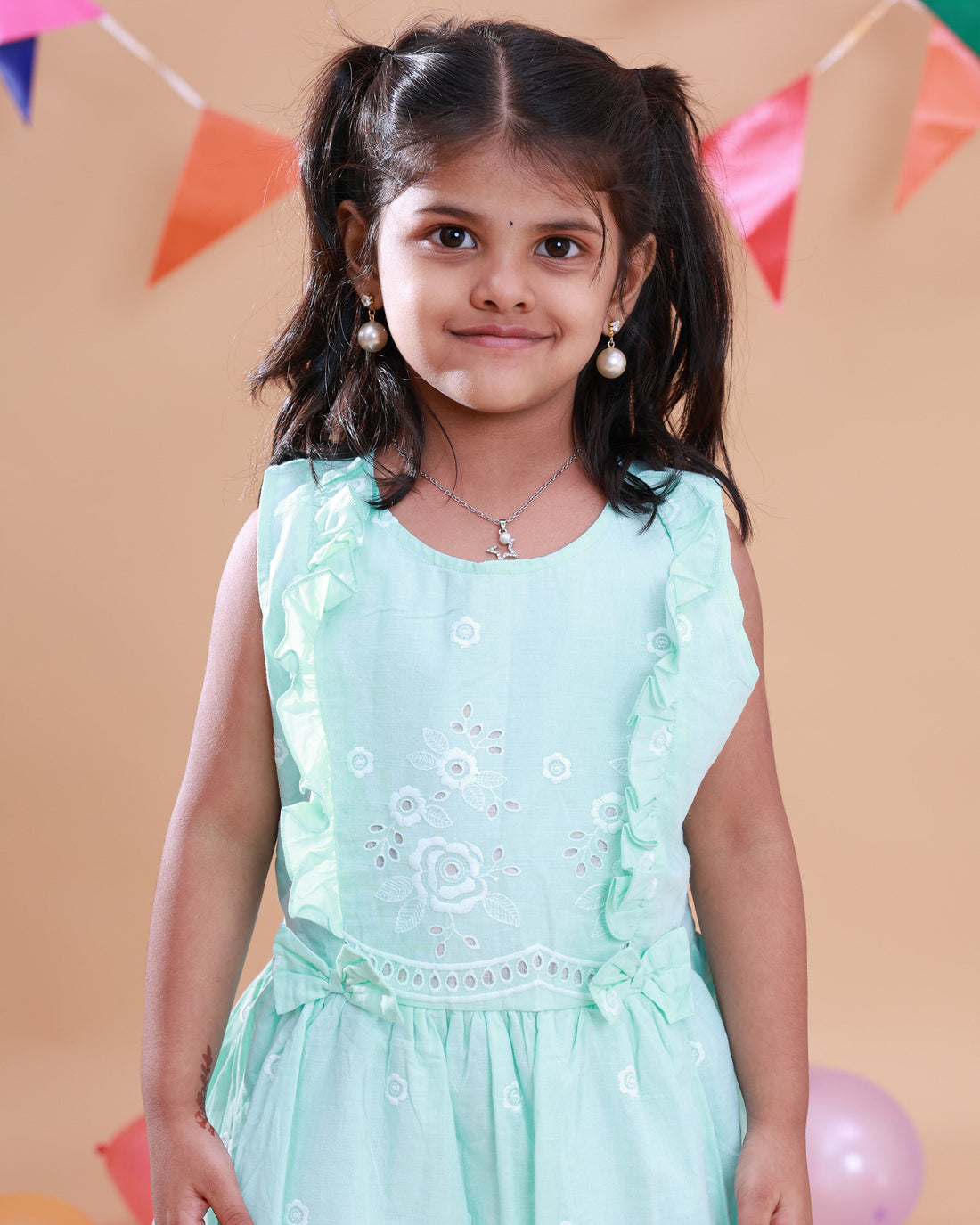 Elegant Kids' Sleeveless Ruffled Eyelet Embroidery Frock Dress - Light Green