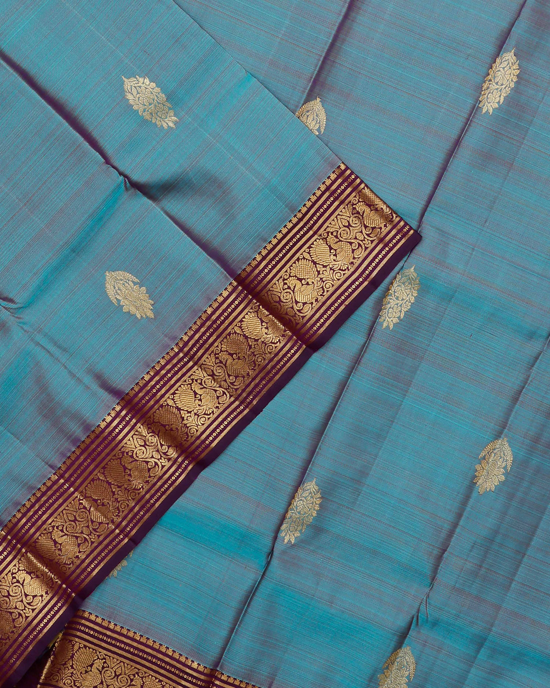 Exquisite Handloom Kanchipuram Pure Silk Saree with Intricate Zari Border and Pallu - Blue