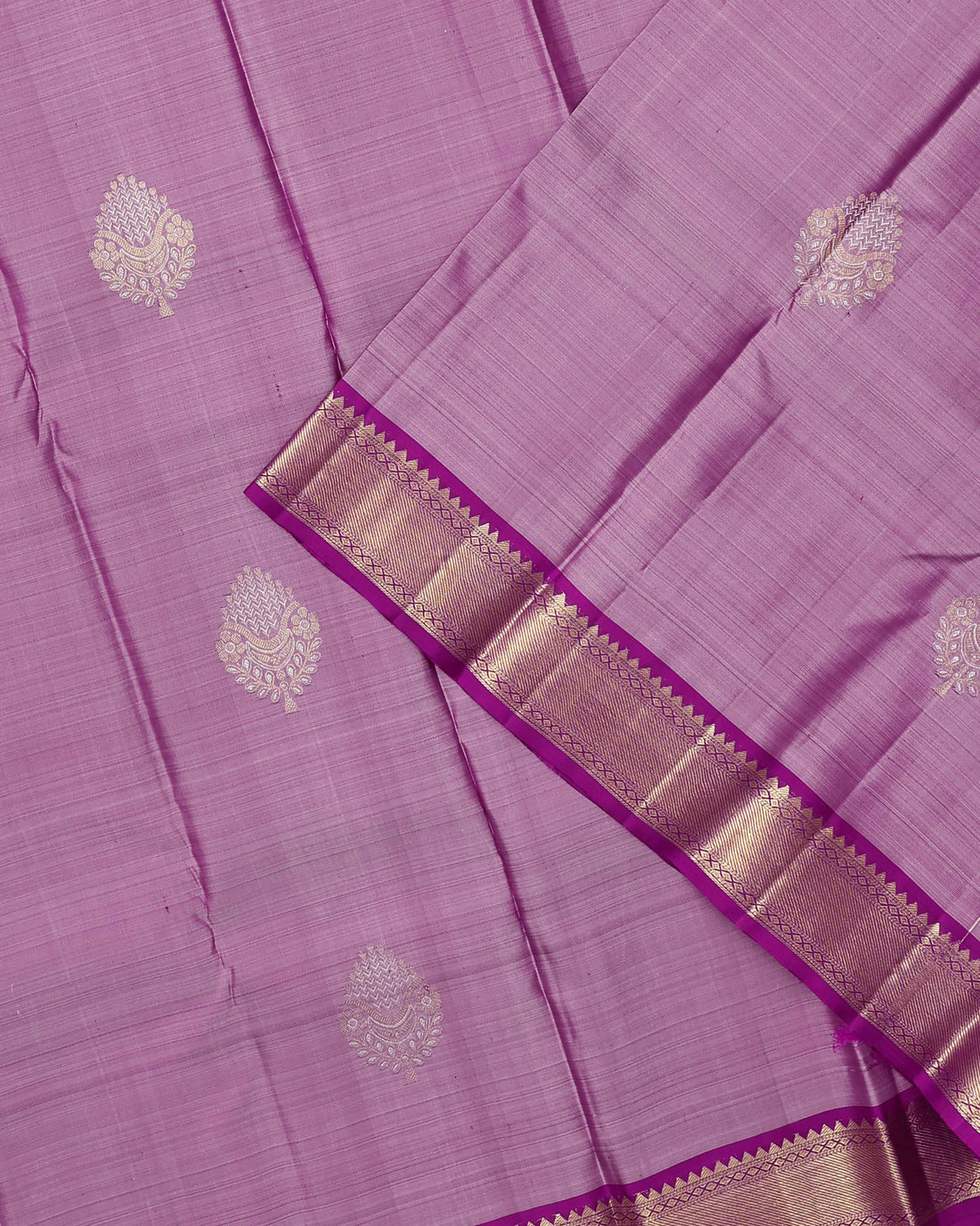 Exquisite Handloom Kanchipuram Pure Silk Saree with Intricate Zari Weave & Traditional Motifs - Purple