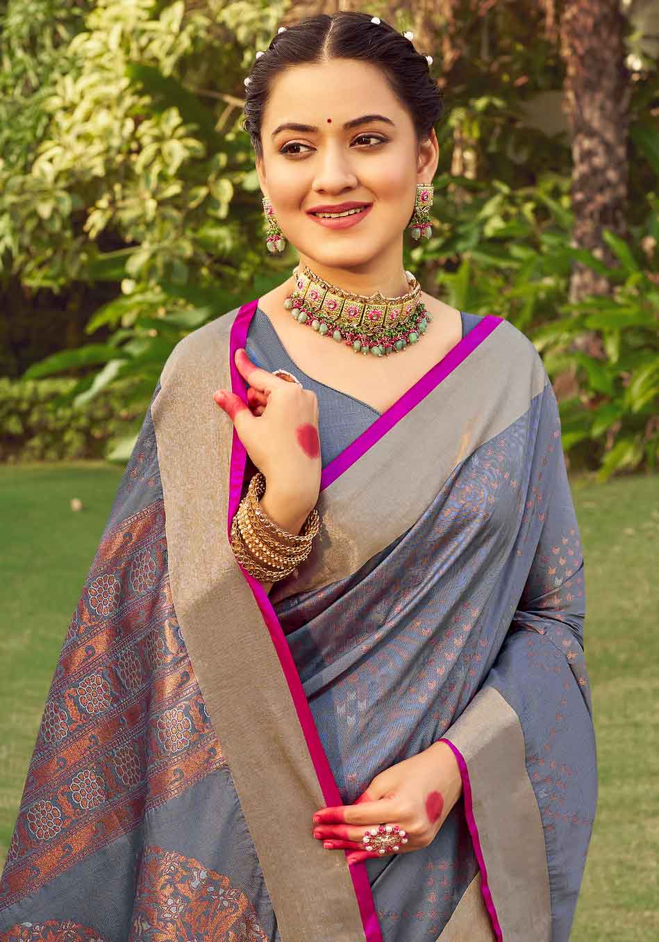 Ethnic Thread Design Soft Silk Saree - Grey