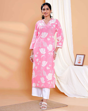 Print Straight Kurta with V-Neck and 3/4th Sleeves - Pink