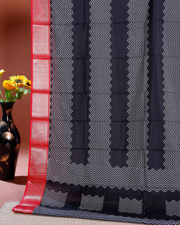 Elegant Dola Silk Saree with Intricate Zigzag Weave and Contrasting Border - Black