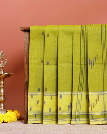 Handloom Bengal Cotton Saree with Traditional Jamdani Motifs and Border Detailing - Green
