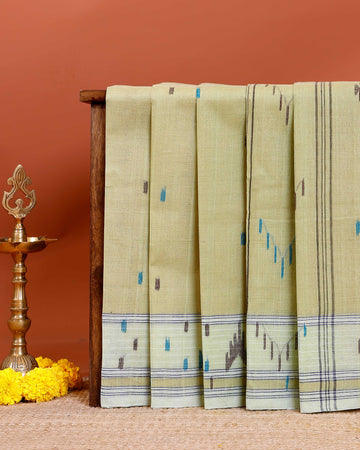 Handloom Bengal Cotton Saree with Traditional Jamdani Motifs and Border Detailing - Light Green