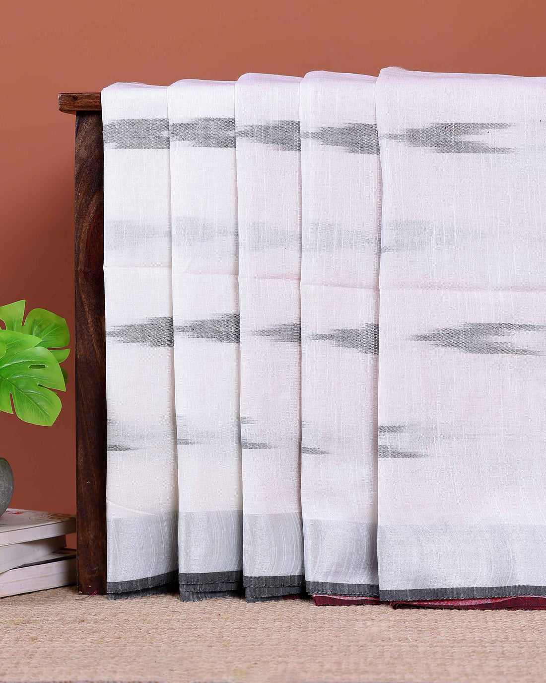 Elegant Linen Cotton Saree with Traditional Ikkat-Inspired Design - Off White