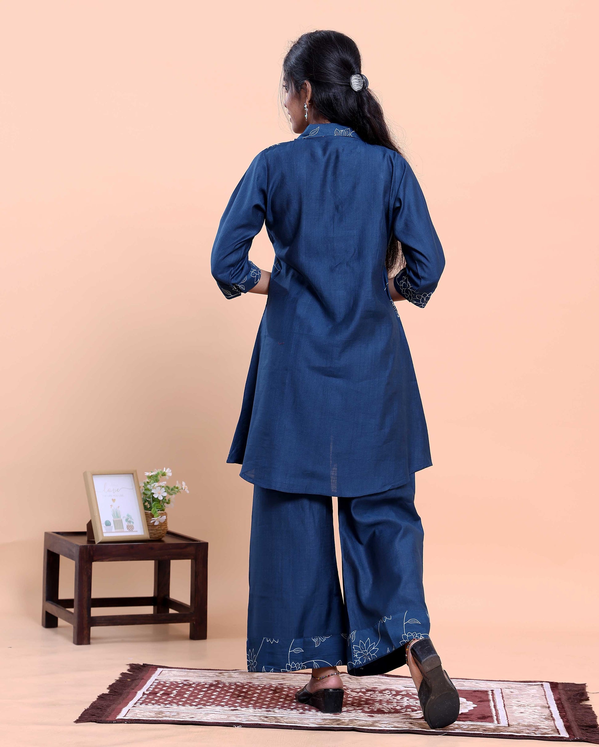 Women's Floral Embroidered Shirt-Collar Kurta with Wide-Leg Pants - Navy Blue