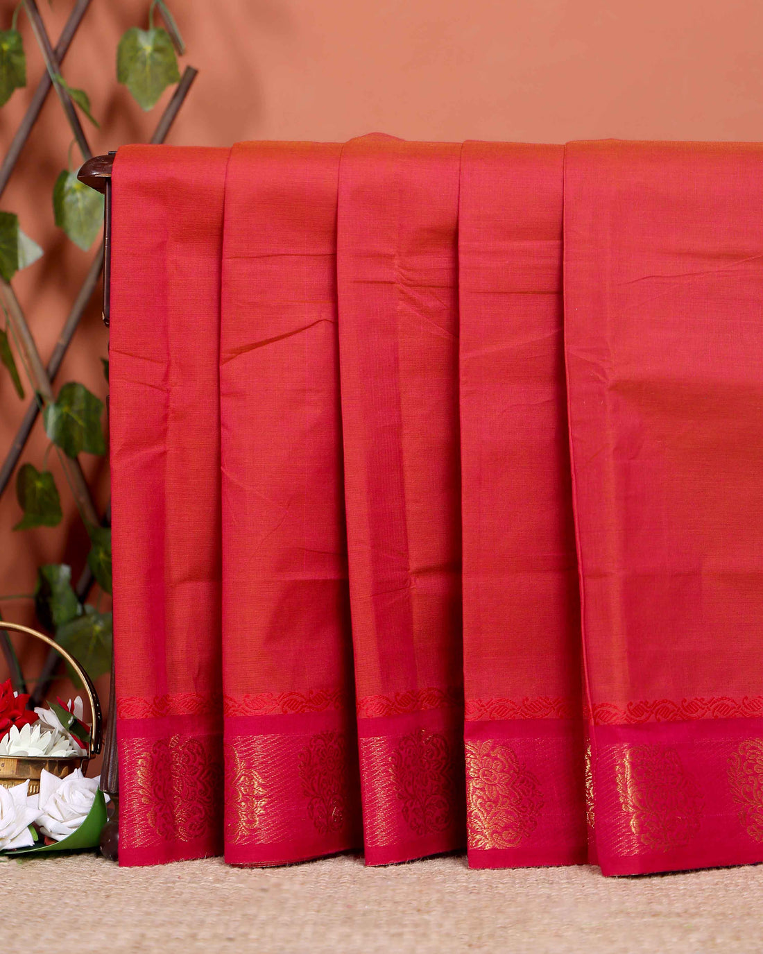 Handloom Chettinad Saree with Contrast Border and Paisley Designs - Red