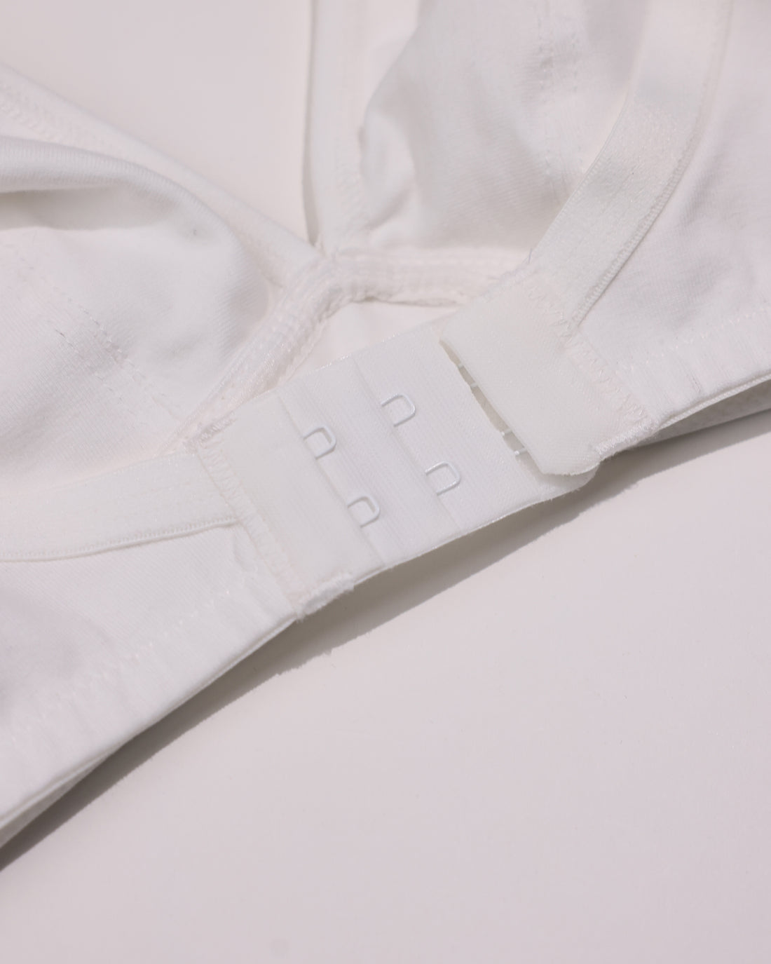 Seamless Non-Wired Everyday Support Bra - White