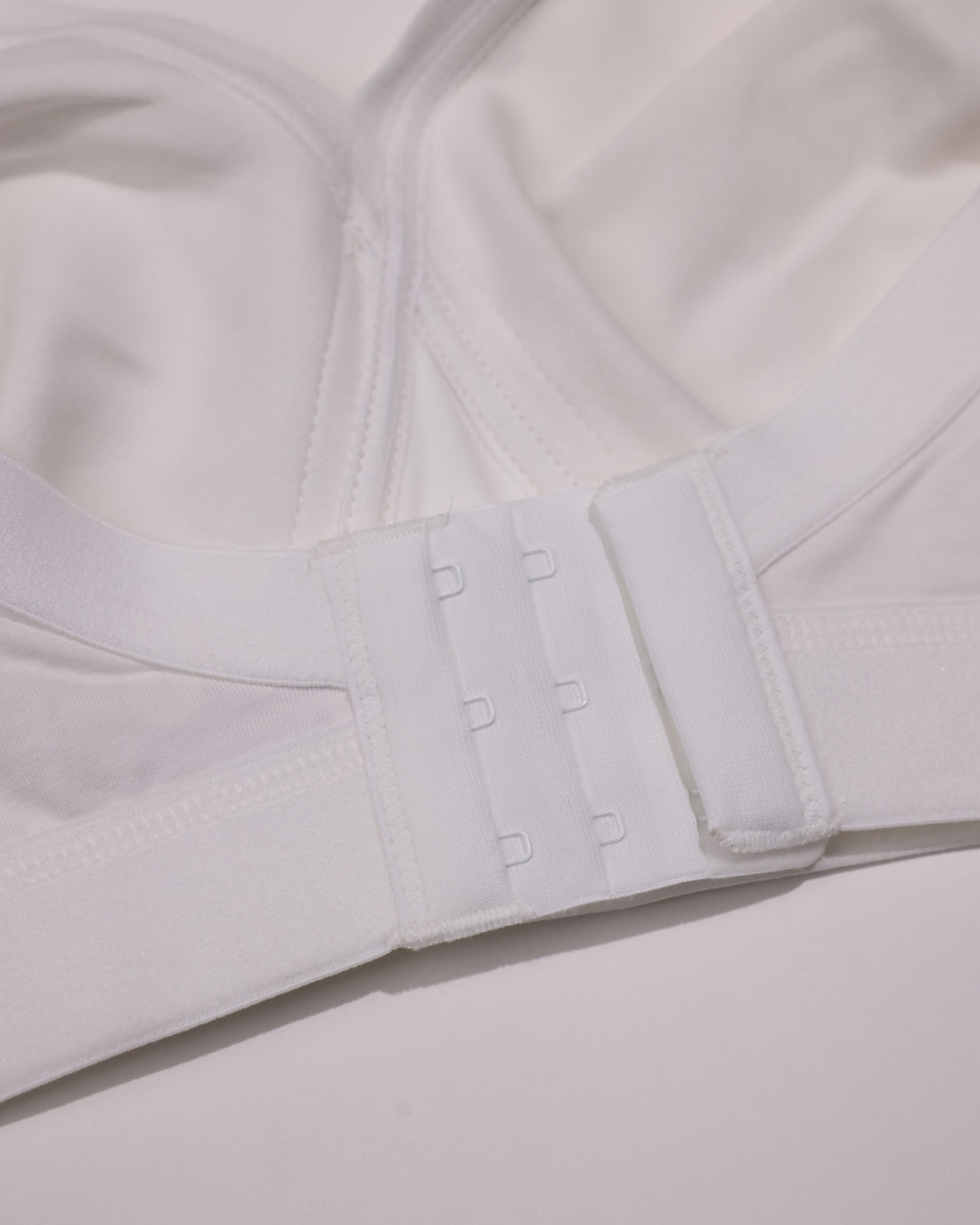 Seamless Non-Wired Everyday Support Bra - White