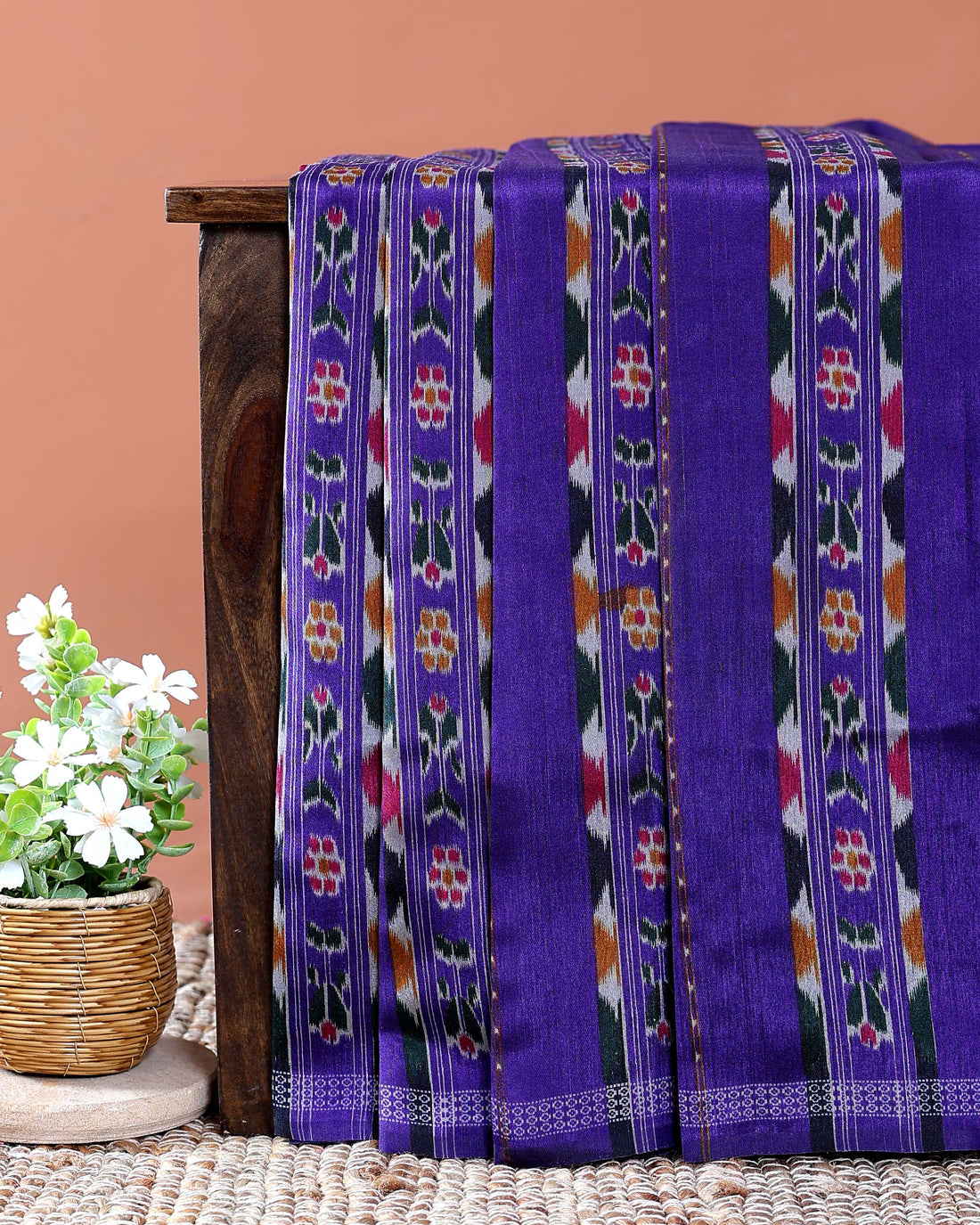 Traditional Handwoven Pochampally Ikkat Saree with Intricate Motifs - Purple