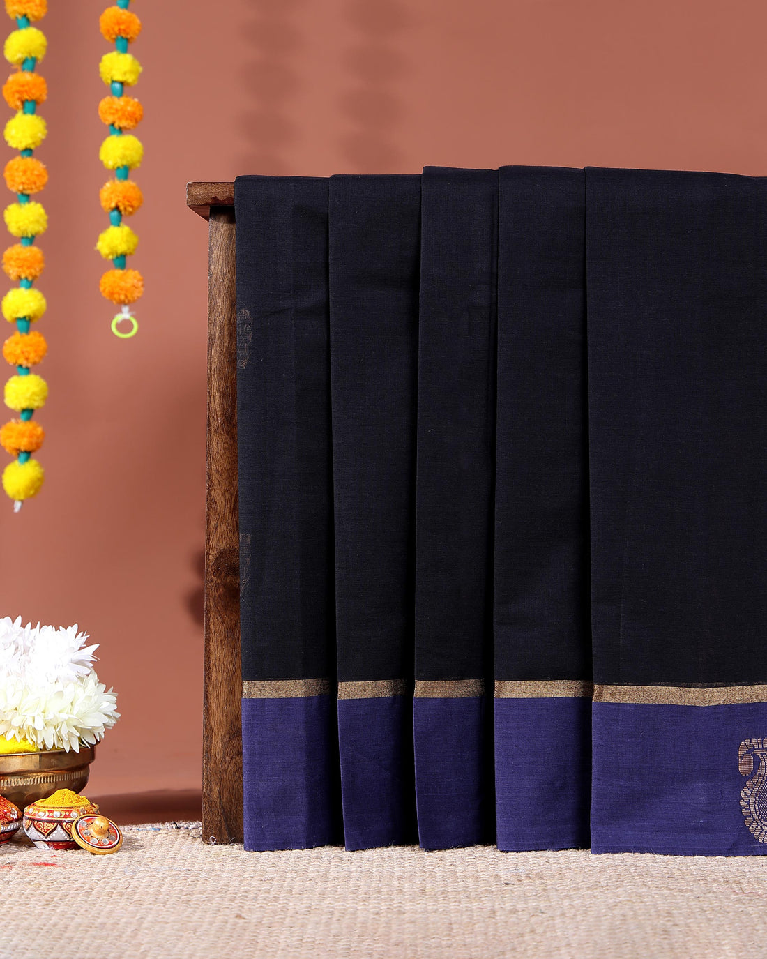Traditional Kovai Cotton Saree with Contrast Border and Woven Pallu - Black