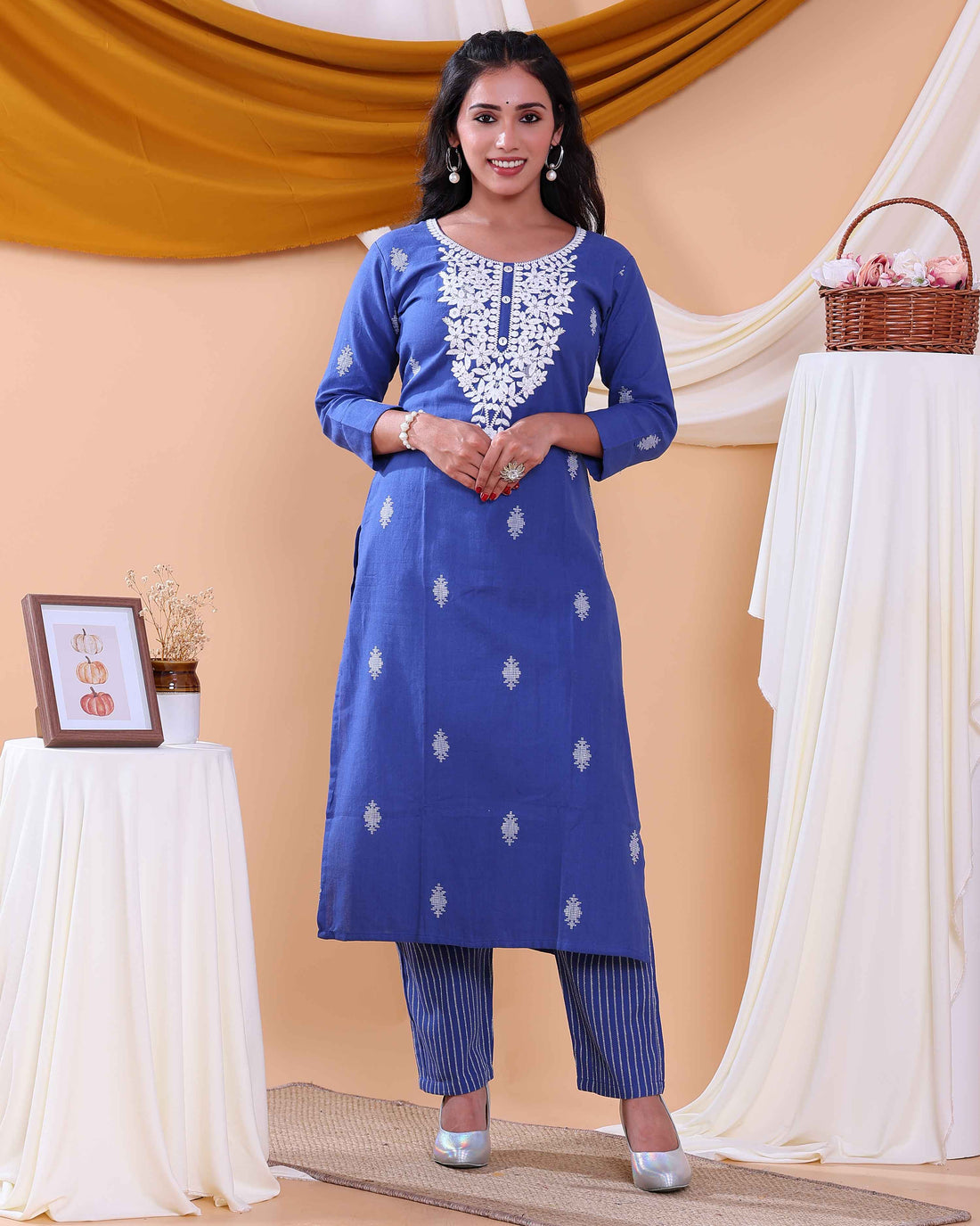 Women’s Embroidered Kurta Set with Elegant Stitch Detailing  - Blue