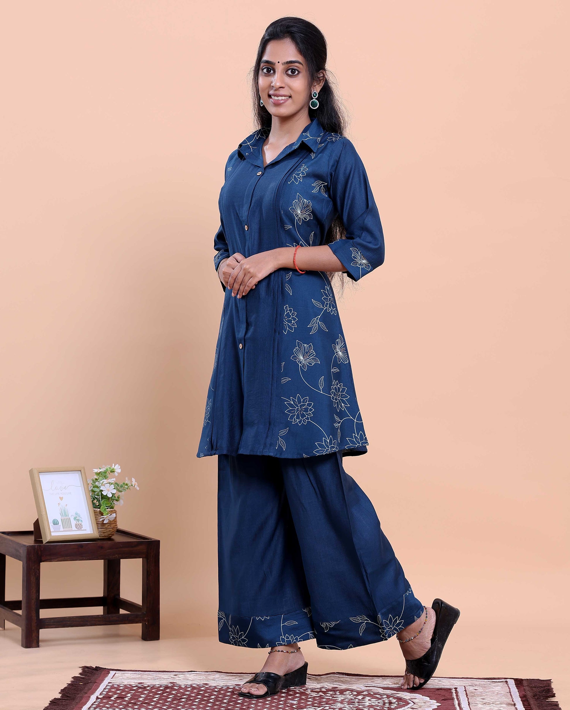 Women's Floral Embroidered Shirt-Collar Kurta with Wide-Leg Pants - Navy Blue