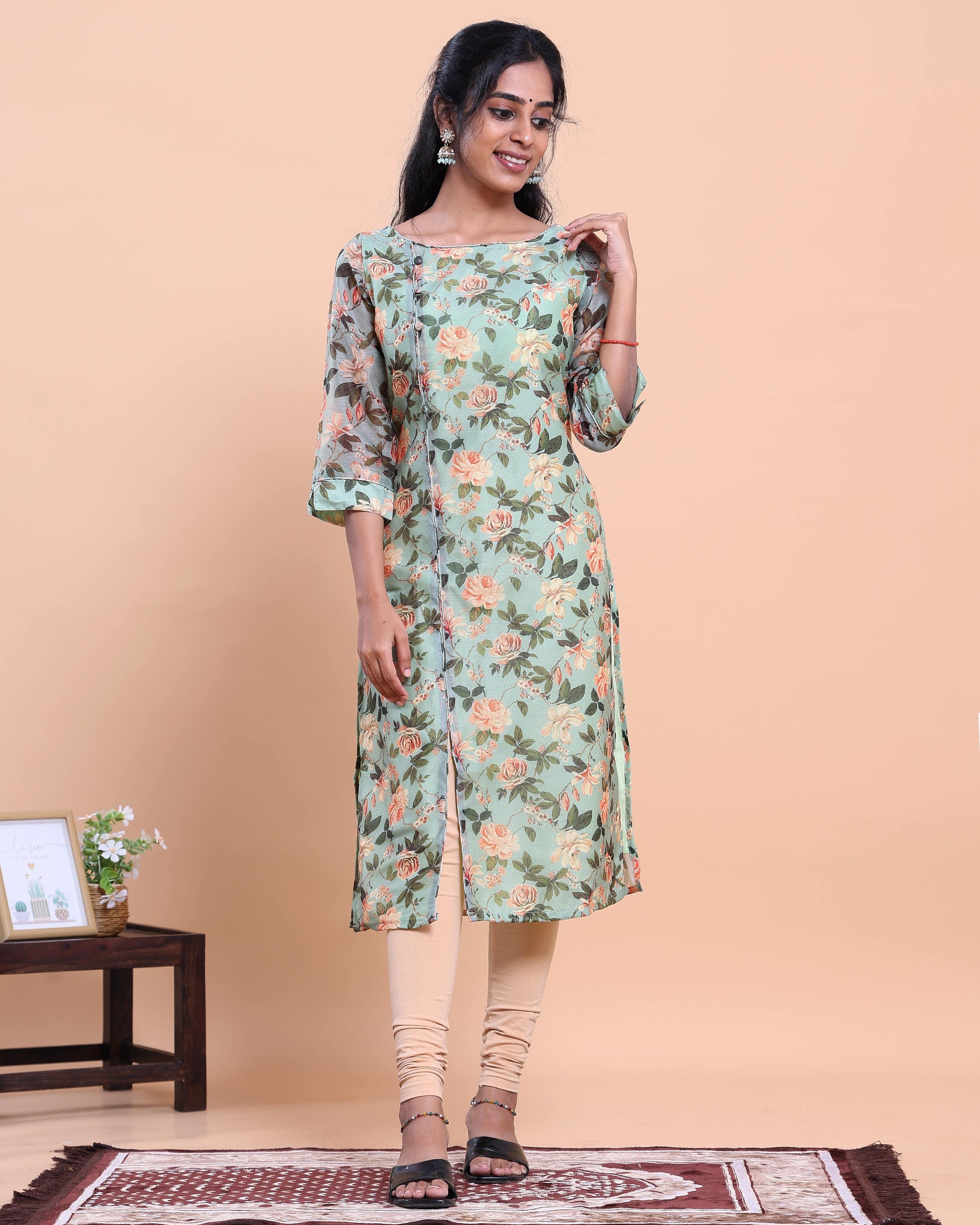 Women's Floral Printed Kurta with Front Slit and Round Neckline - Green