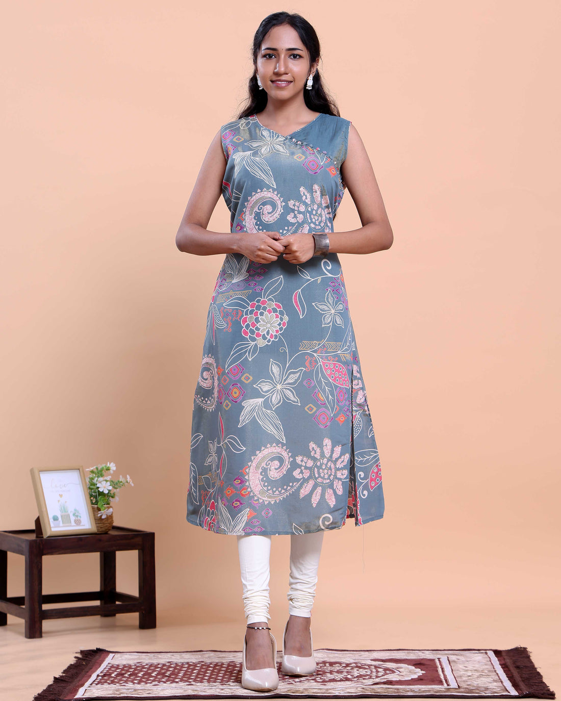 Women's Sleeveless Floral and Paisley Printed V-Neck Kurta - Grey