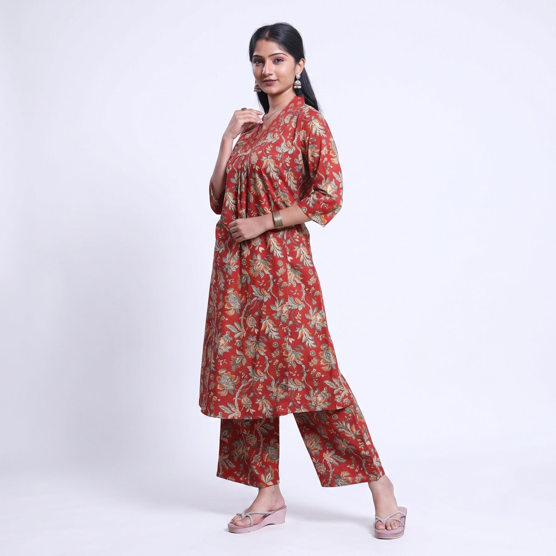 Elegant Women’s Floral Printed Kurta Set with V-Neck Kurta and Coordinated Wide Leg Pants, Red
