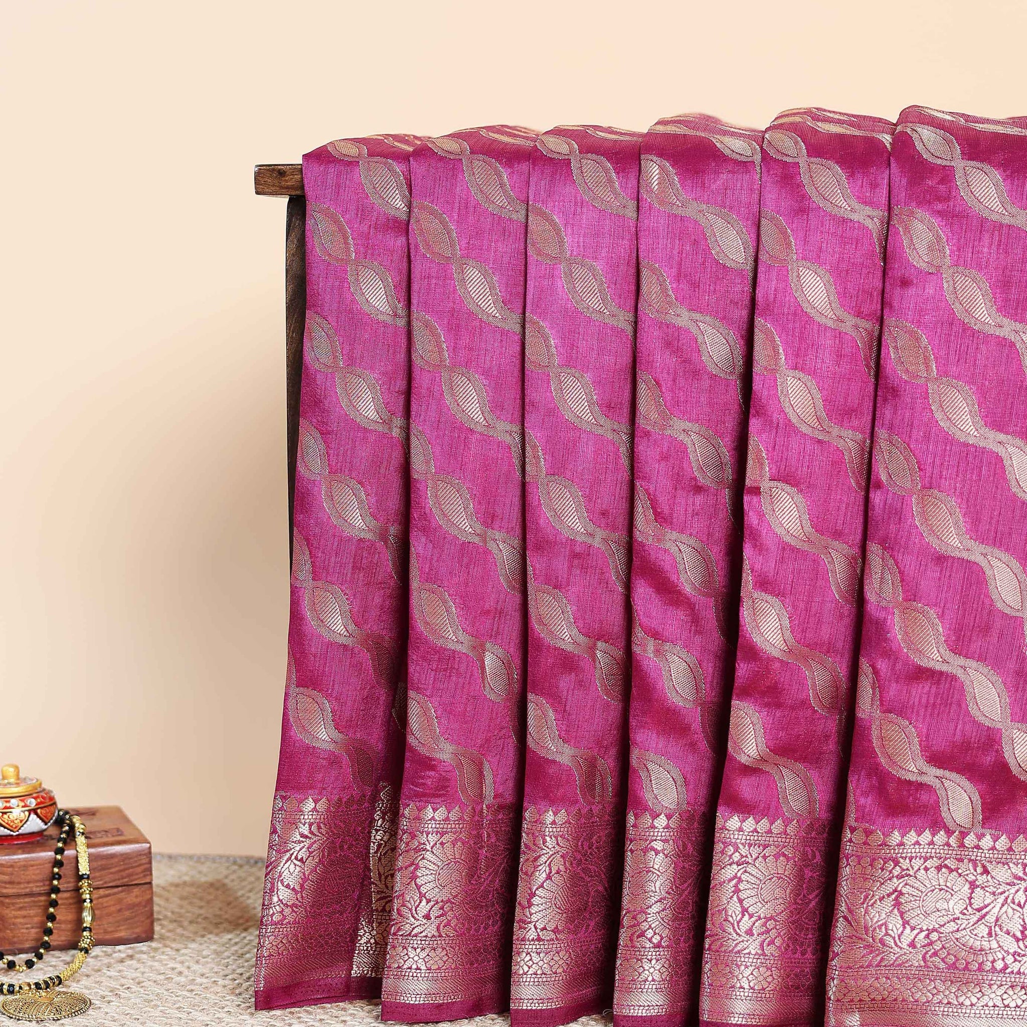 Exquisite Handloom Tussar Silk Saree with Traditional Zari Weave and Intricate Leaf Motifs – Rani Pink