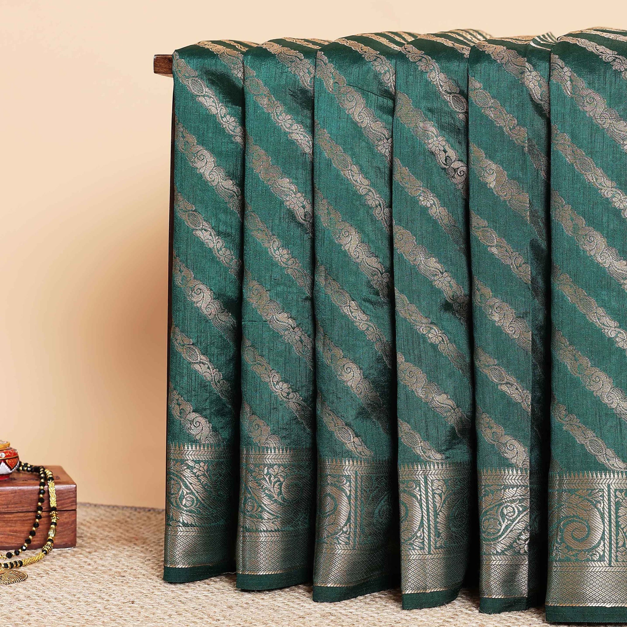 Elegant Tussar Silk Saree With Intricate Brocade Patterns and Pallu – Green