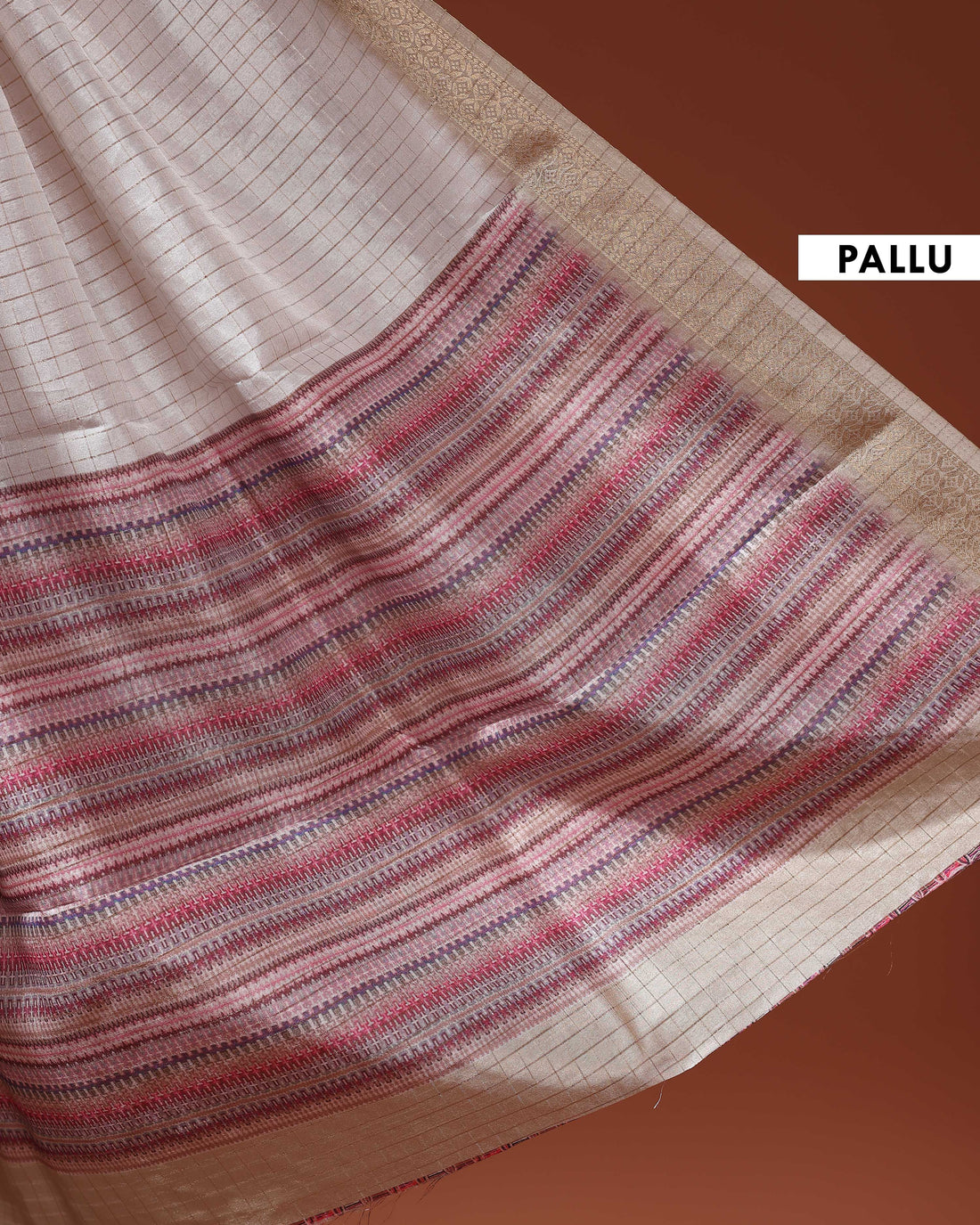 Floral Pattern Dola Silk Saree With Woven Border - White
