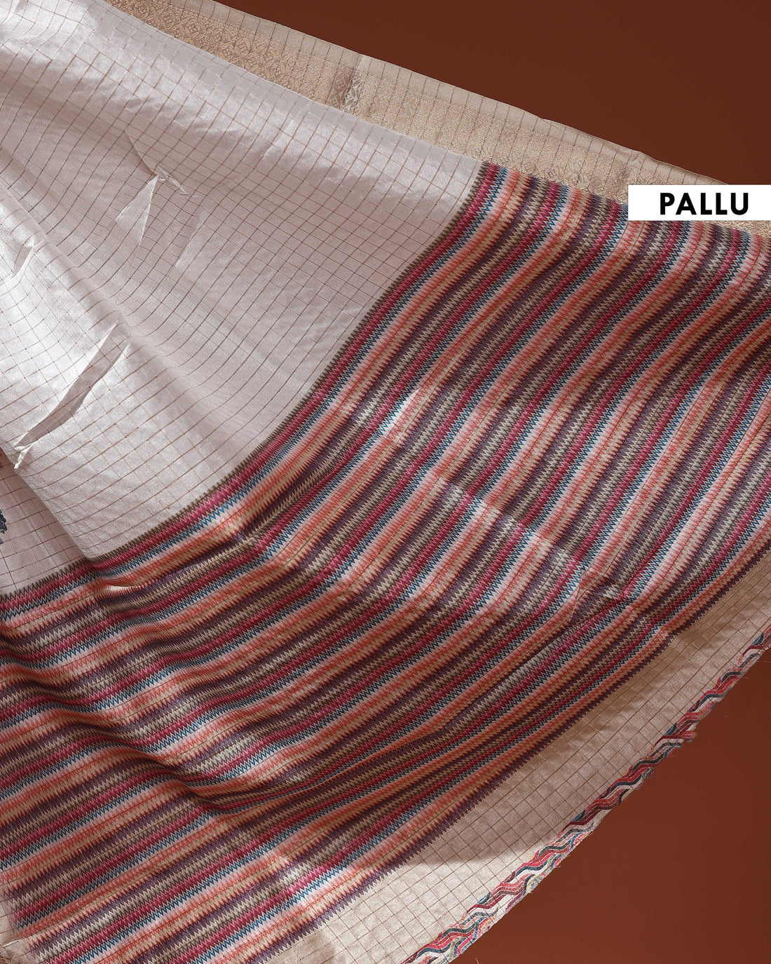 Floral Pattern Dola Silk Saree With Woven Border - White