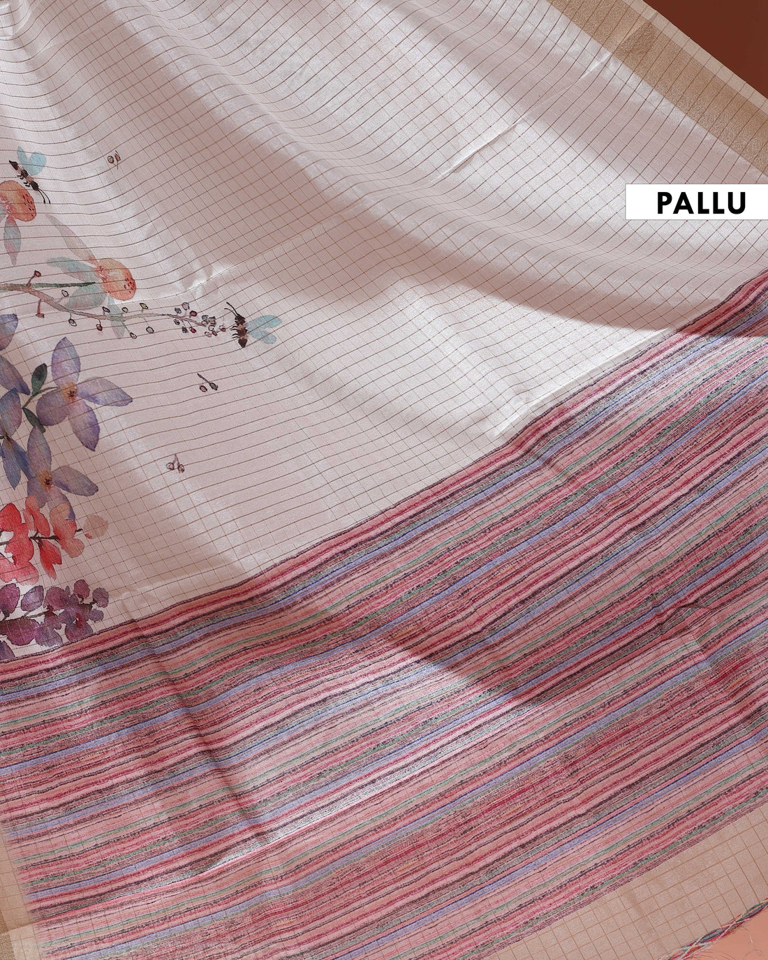Floral Pattern Dola Silk Saree With Woven Border - White
