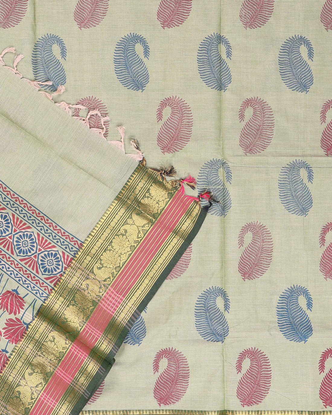 Handloom Cotton Saree with Paisley Motifs - Green