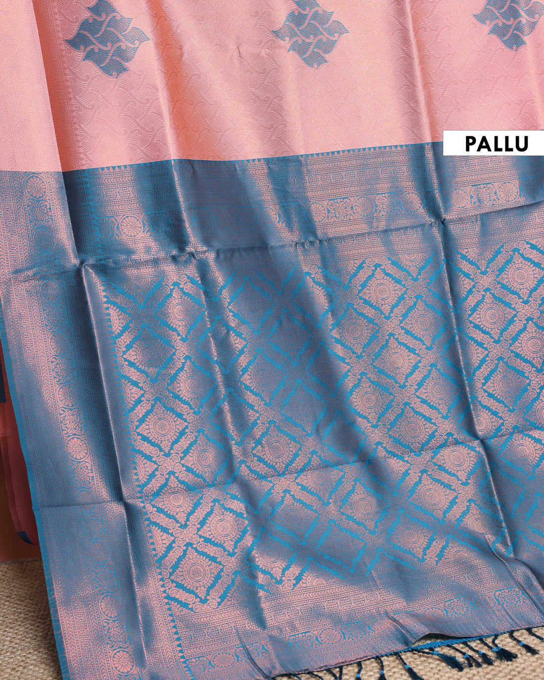 Exquisite Litchi Silk Saree with Intricate Weave and Elegant Motif Detailing - Pink