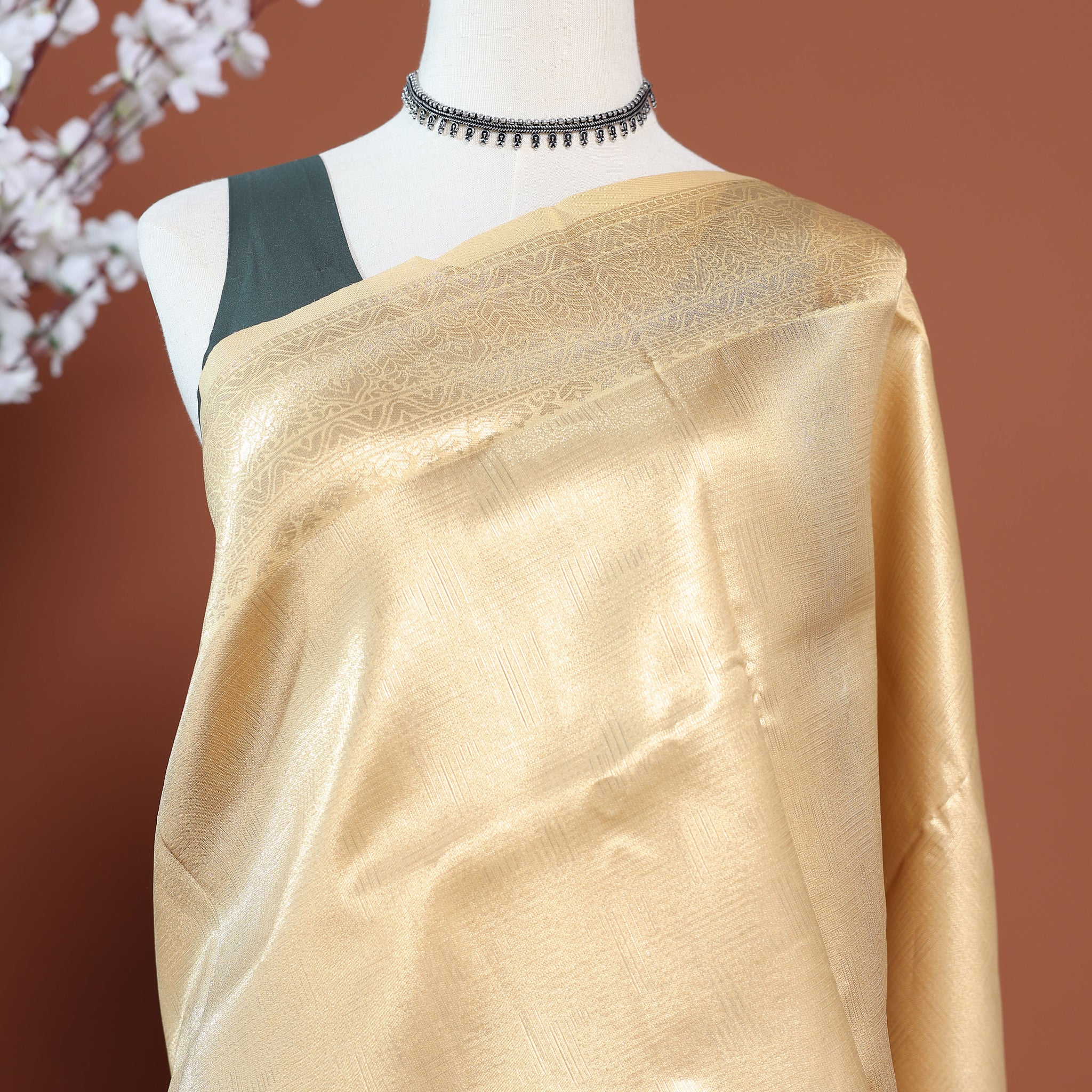 Exquisite Litchi Silk Saree with Intricate Weave & Subtle Sheen - Gold