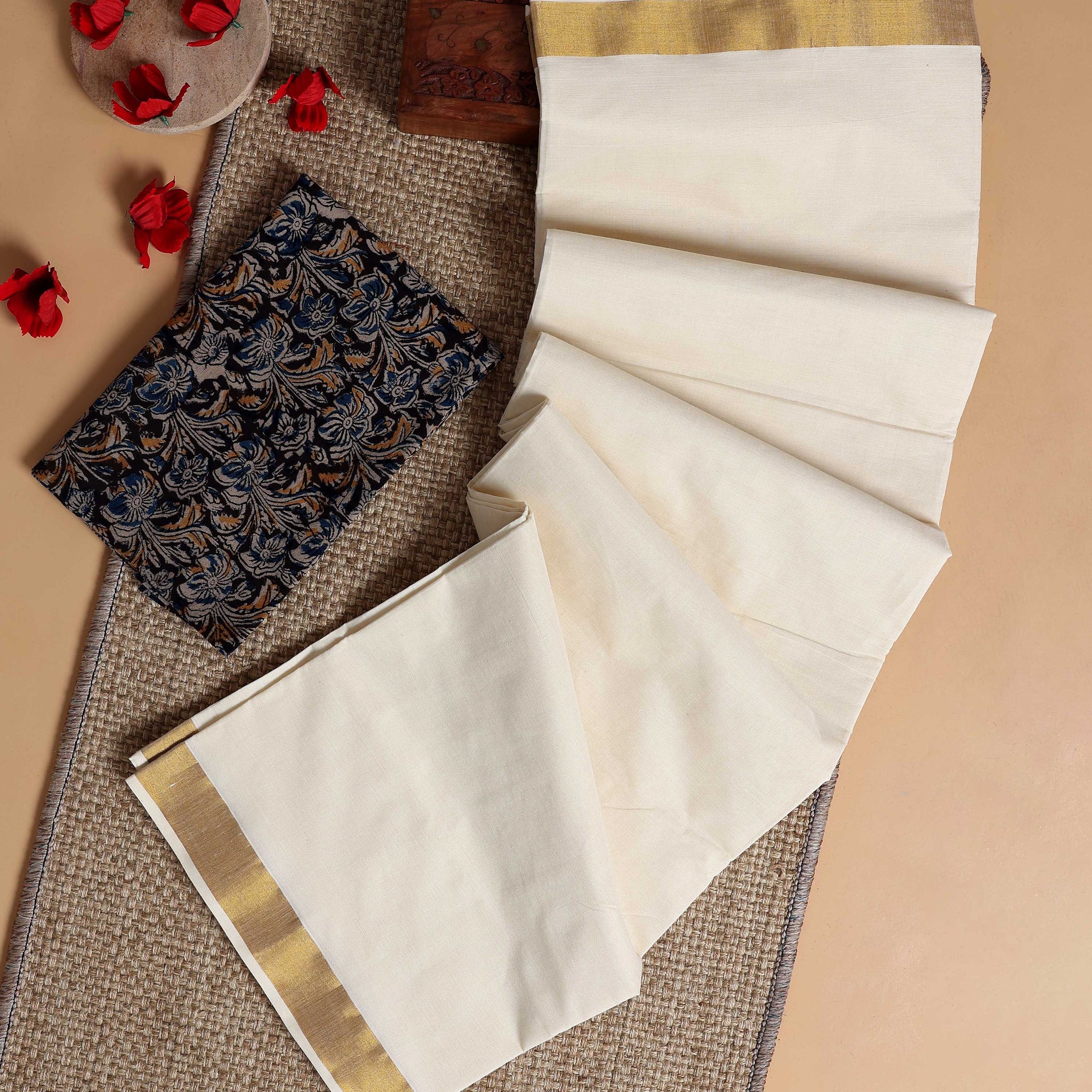 Traditional Kerala Kasavu Cotton Saree with Zari Border and Printed Blouse Piece - Off White