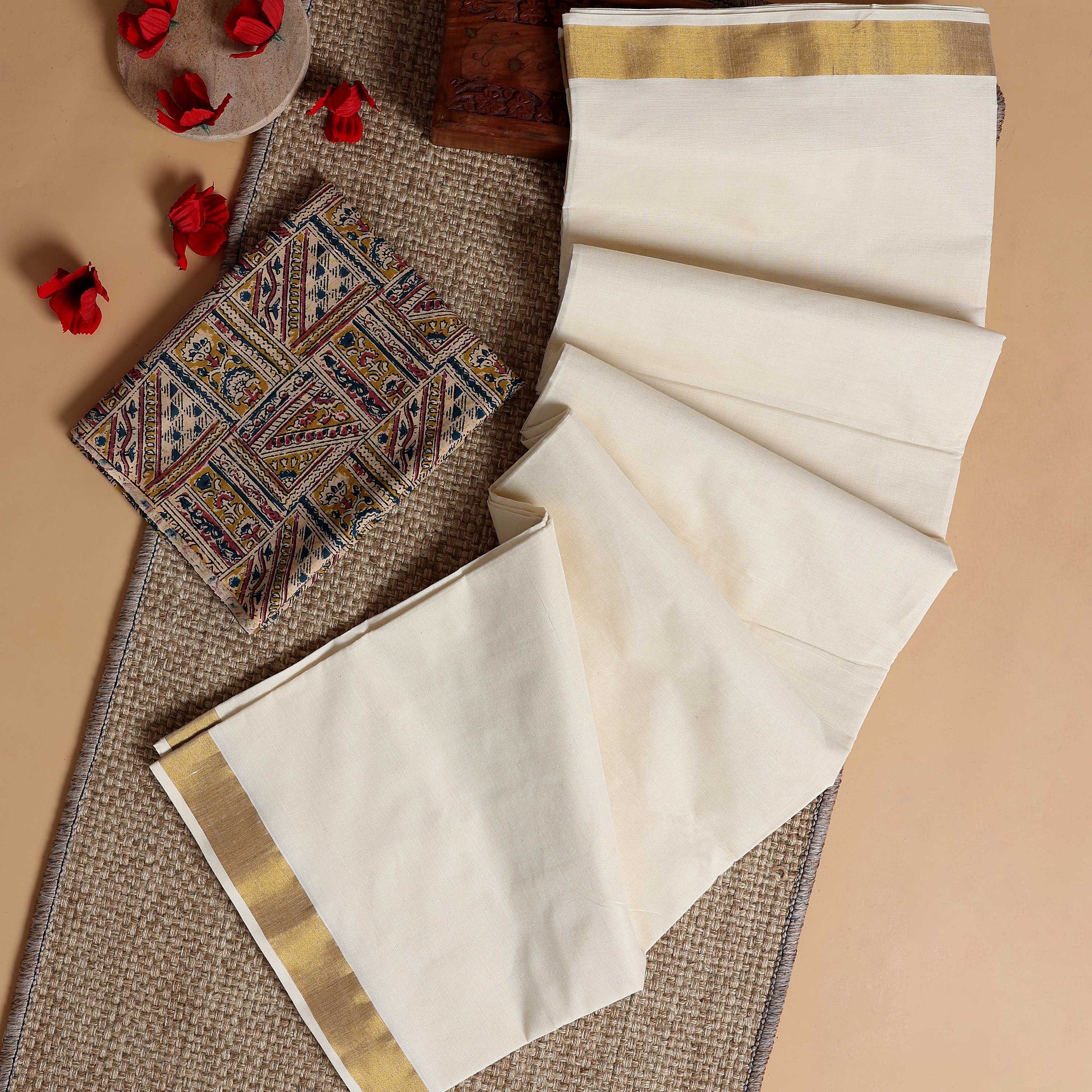 Traditional Kerala Kasavu Cotton Saree with Zari Border and Printed Blouse Piece - Off White