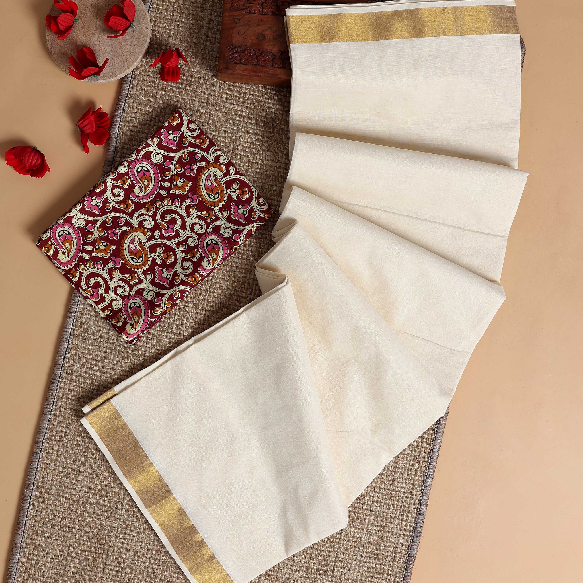 Traditional Kerala Kasavu Cotton Saree with Zari Border and Printed Blouse Piece - Off White