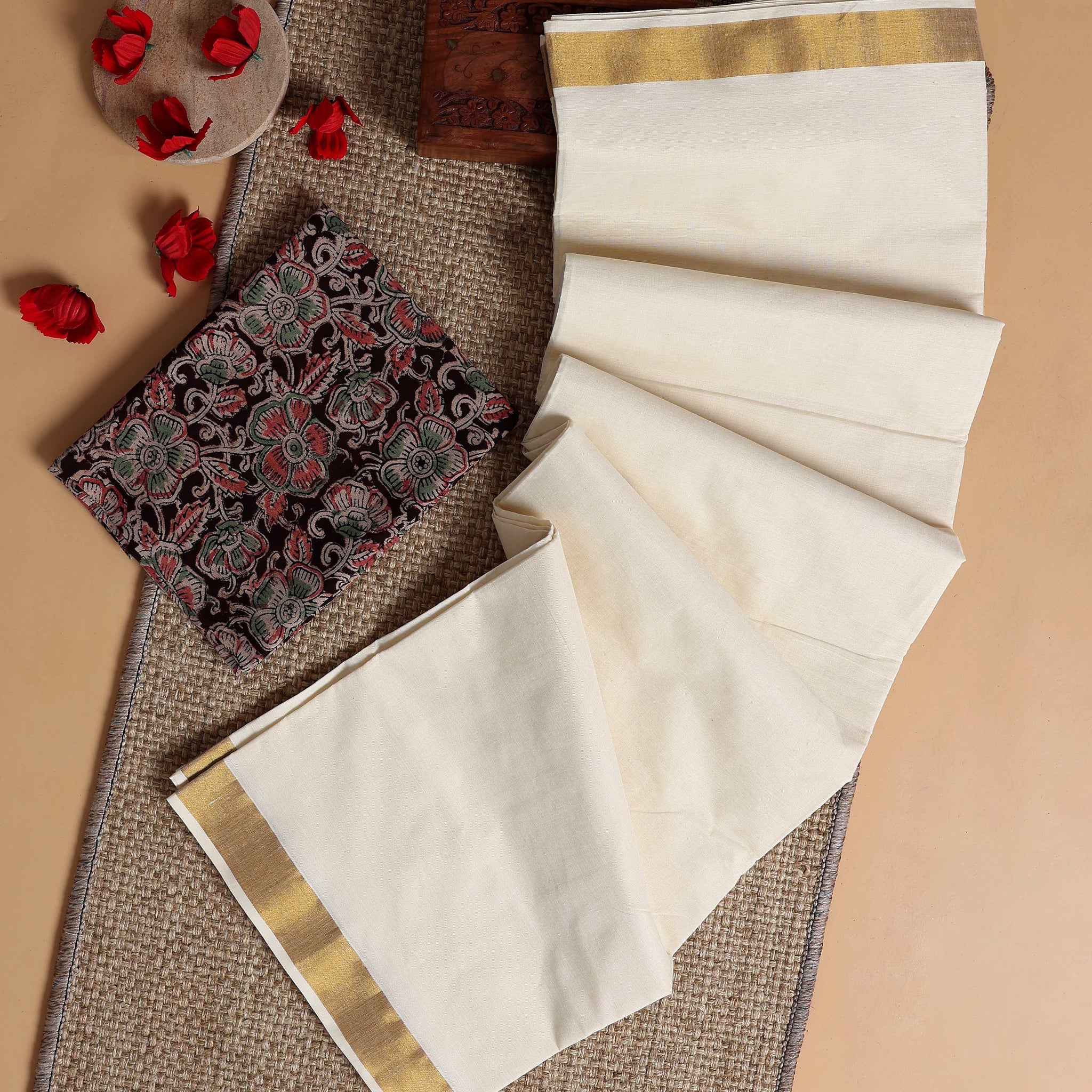 Traditional Kerala Kasavu Cotton Saree with Zari Border and Printed Blouse Piece - Off White