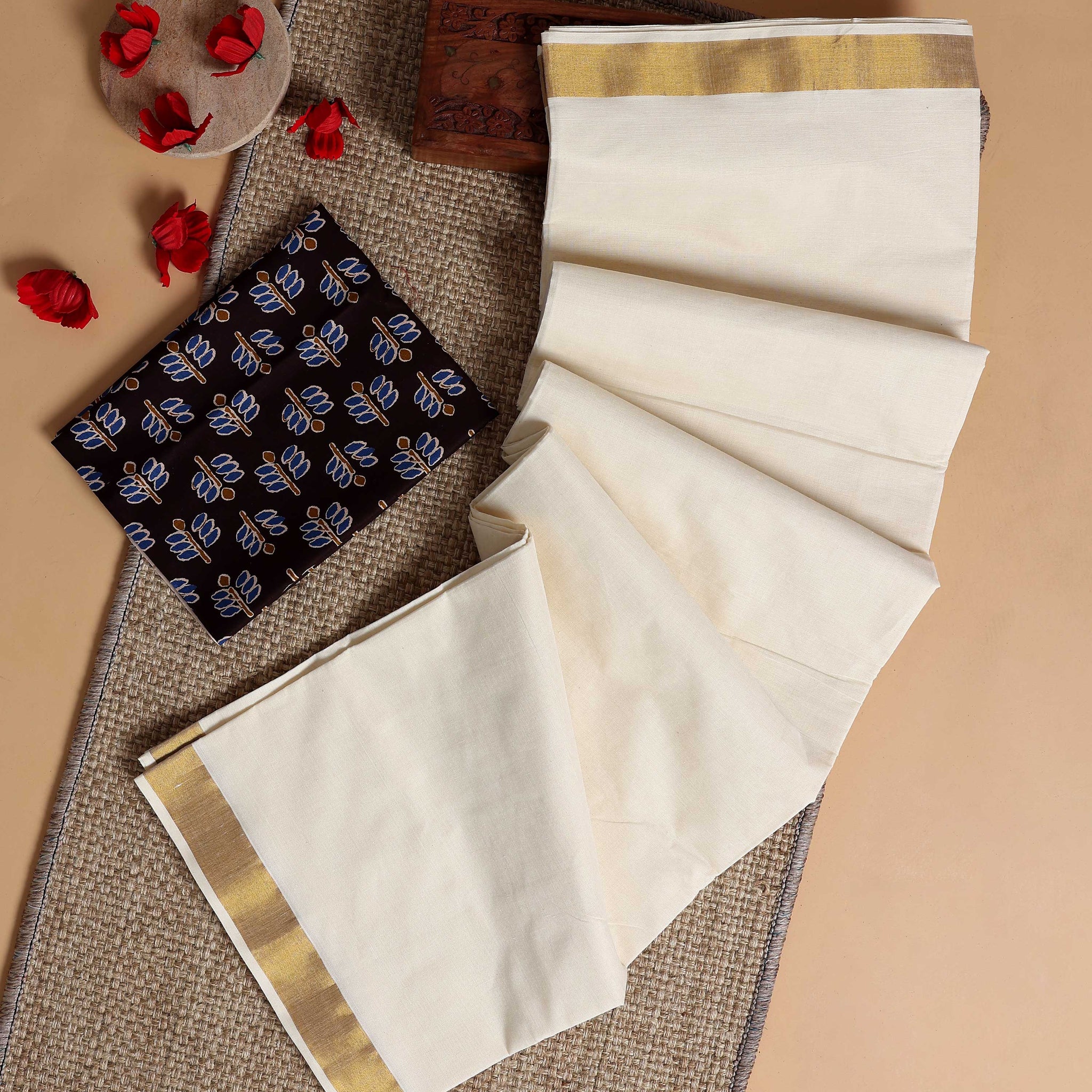 Traditional Kerala Kasavu Cotton Saree with Zari Border and Printed Blouse Piece - Off White