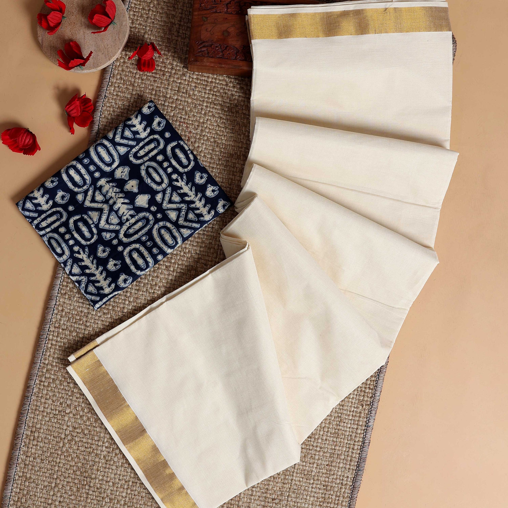 Traditional Kerala Kasavu Cotton Saree with Zari Border and Printed Blouse Piece - Off White