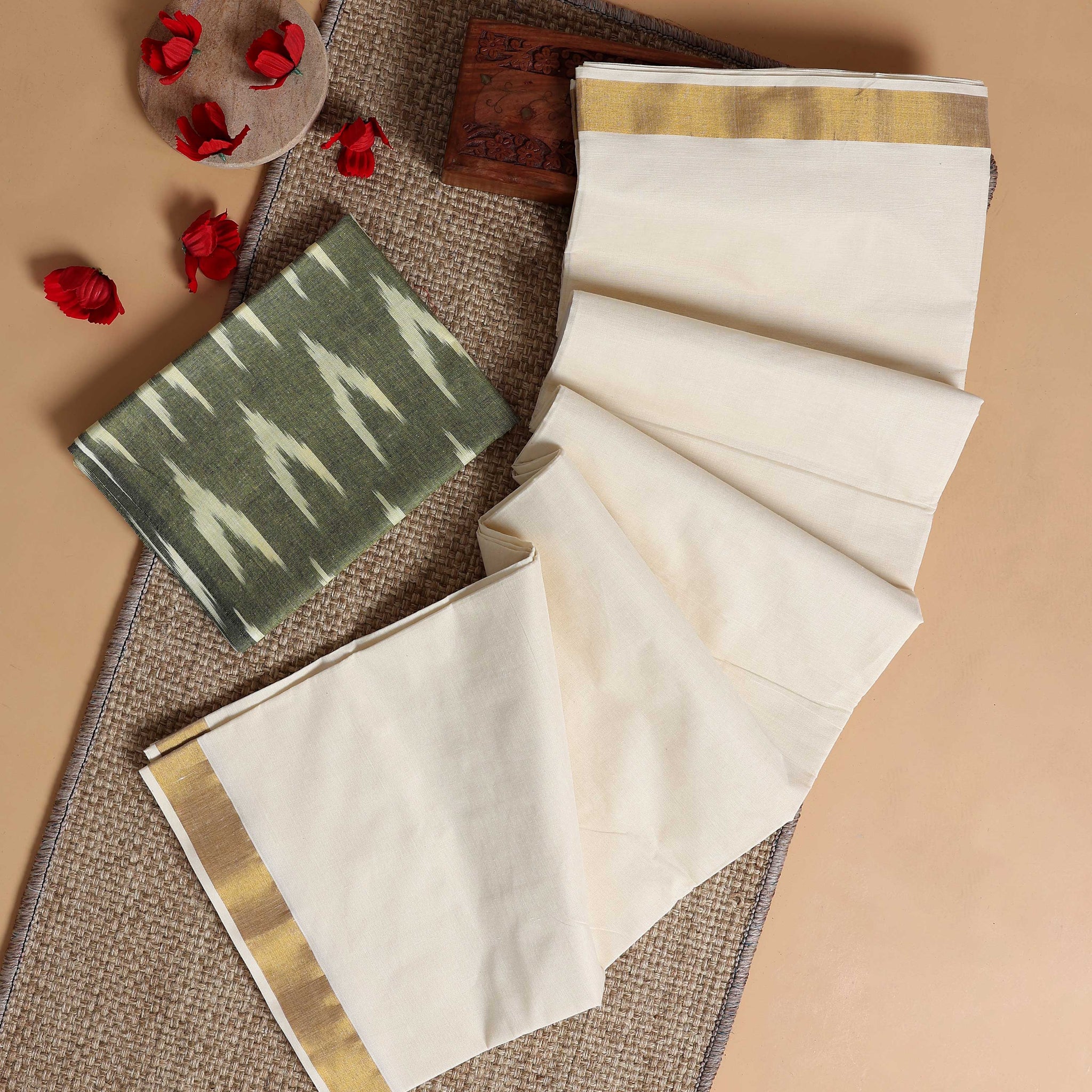 Traditional Kerala Kasavu Cotton Saree with Zari Border and Printed Blouse Piece - Off White