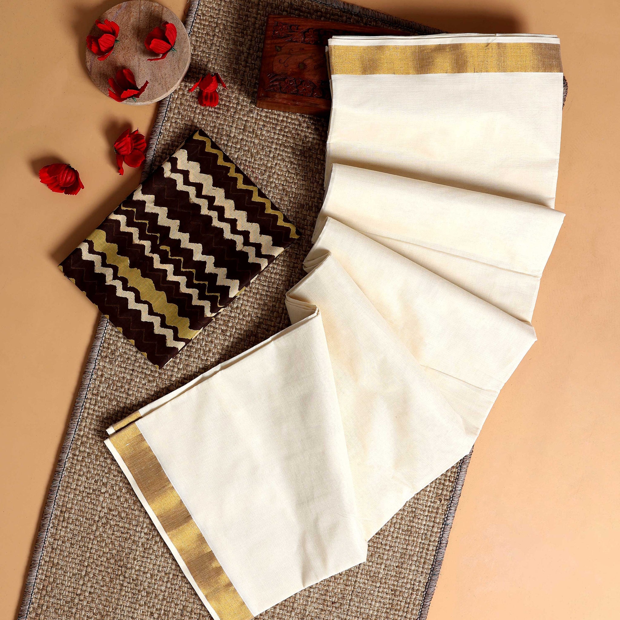 Traditional Kerala Kasavu Cotton Saree with Zari Border and Printed Blouse Piece - Off White