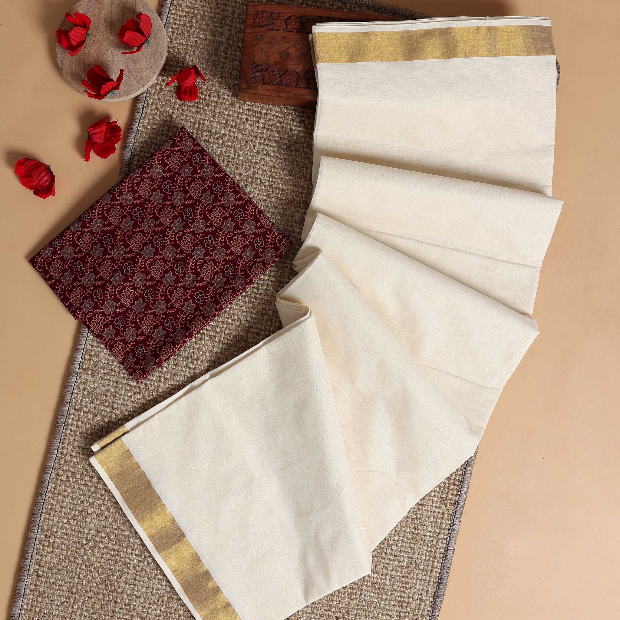 Traditional Kerala Kasavu Cotton Saree with Zari Border and Printed Blouse Piece - Off White