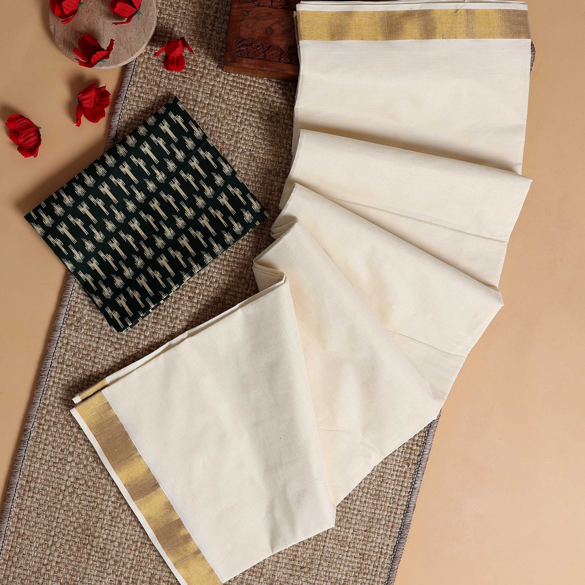 Traditional Kerala Kasavu Cotton Saree with Zari Border and Printed Blouse Piece - Off White