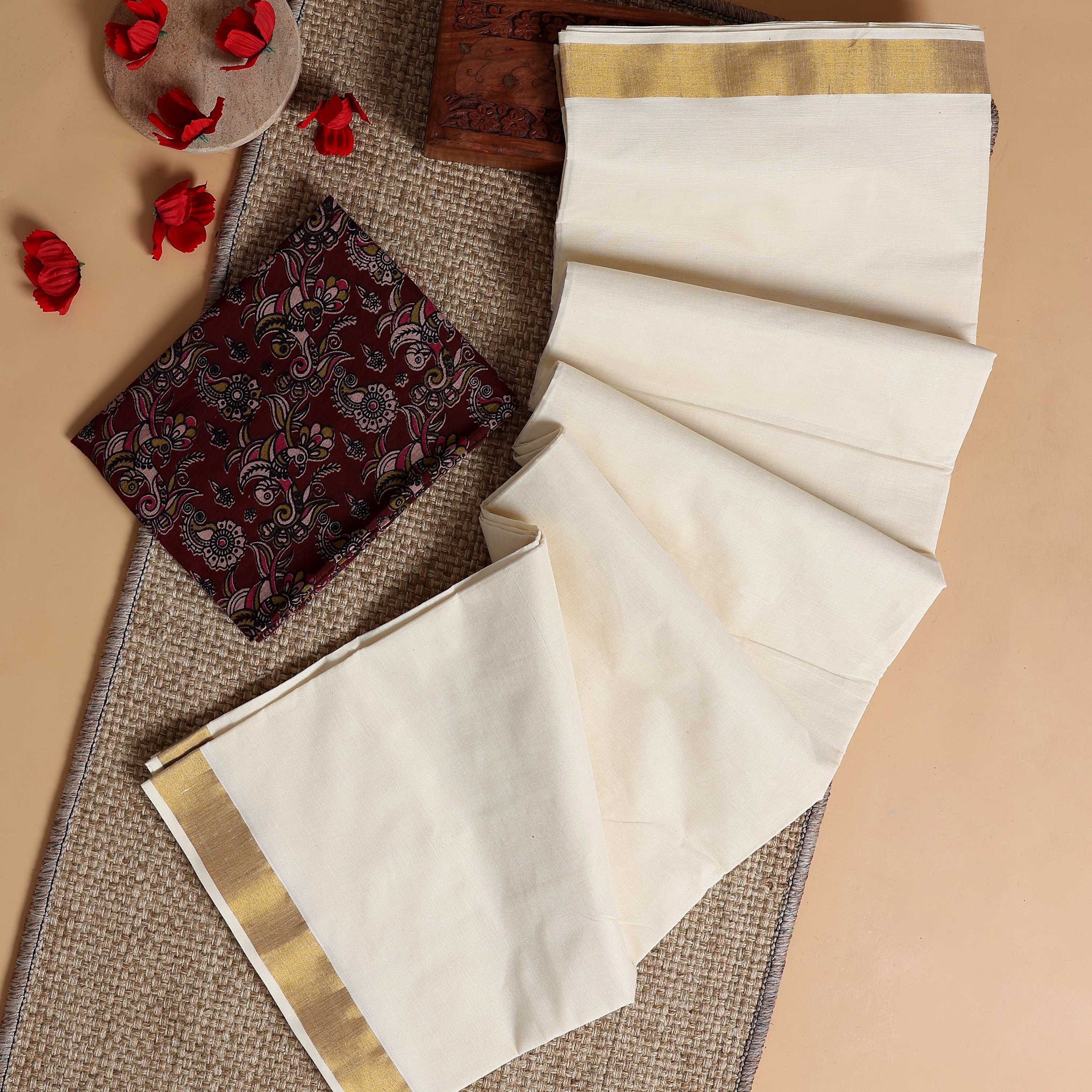 Traditional Kerala Kasavu Cotton Saree with Zari Border and Printed Blouse Piece - Off White