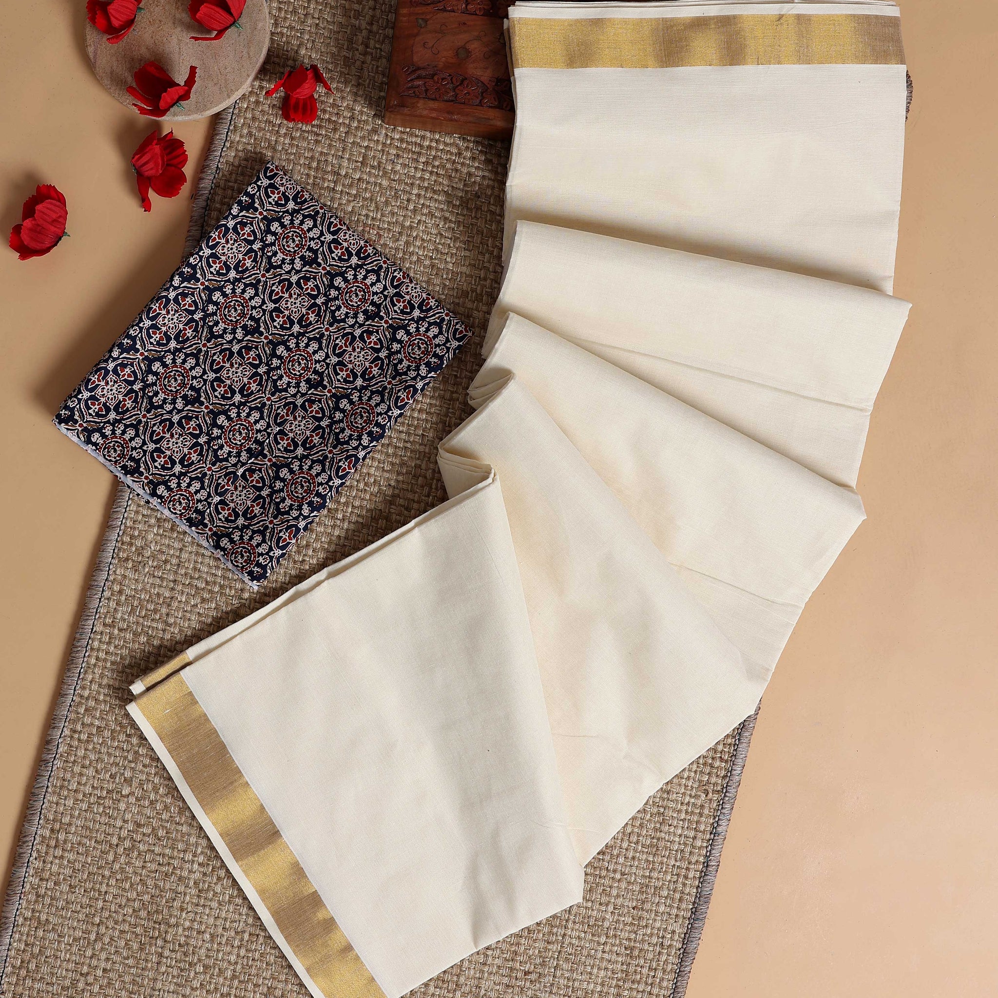 Traditional Kerala Kasavu Cotton Saree with Zari Border and Printed Blouse Piece - Off White