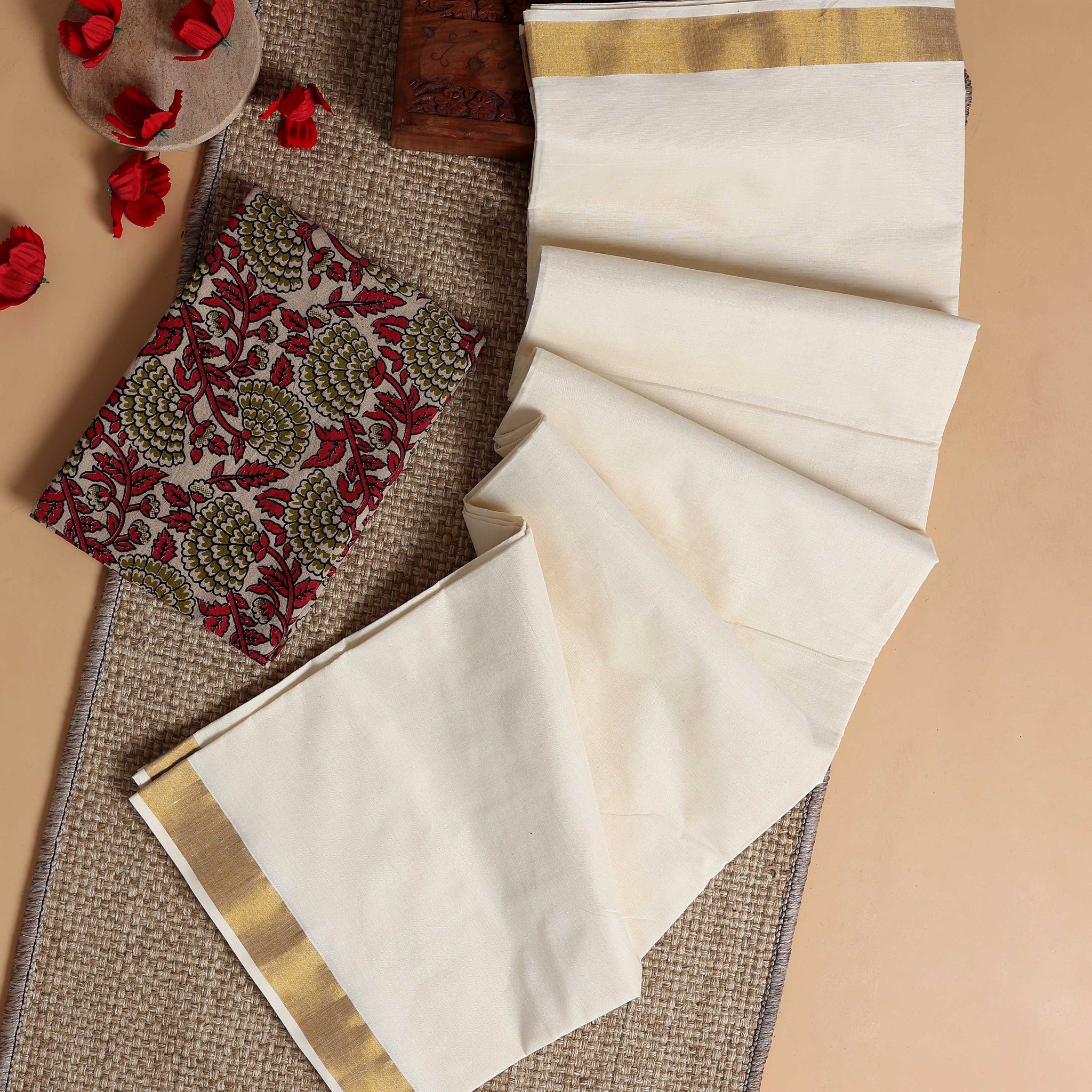 Traditional Kerala Kasavu Cotton Saree with Zari Border and Printed Blouse Piece - Off White