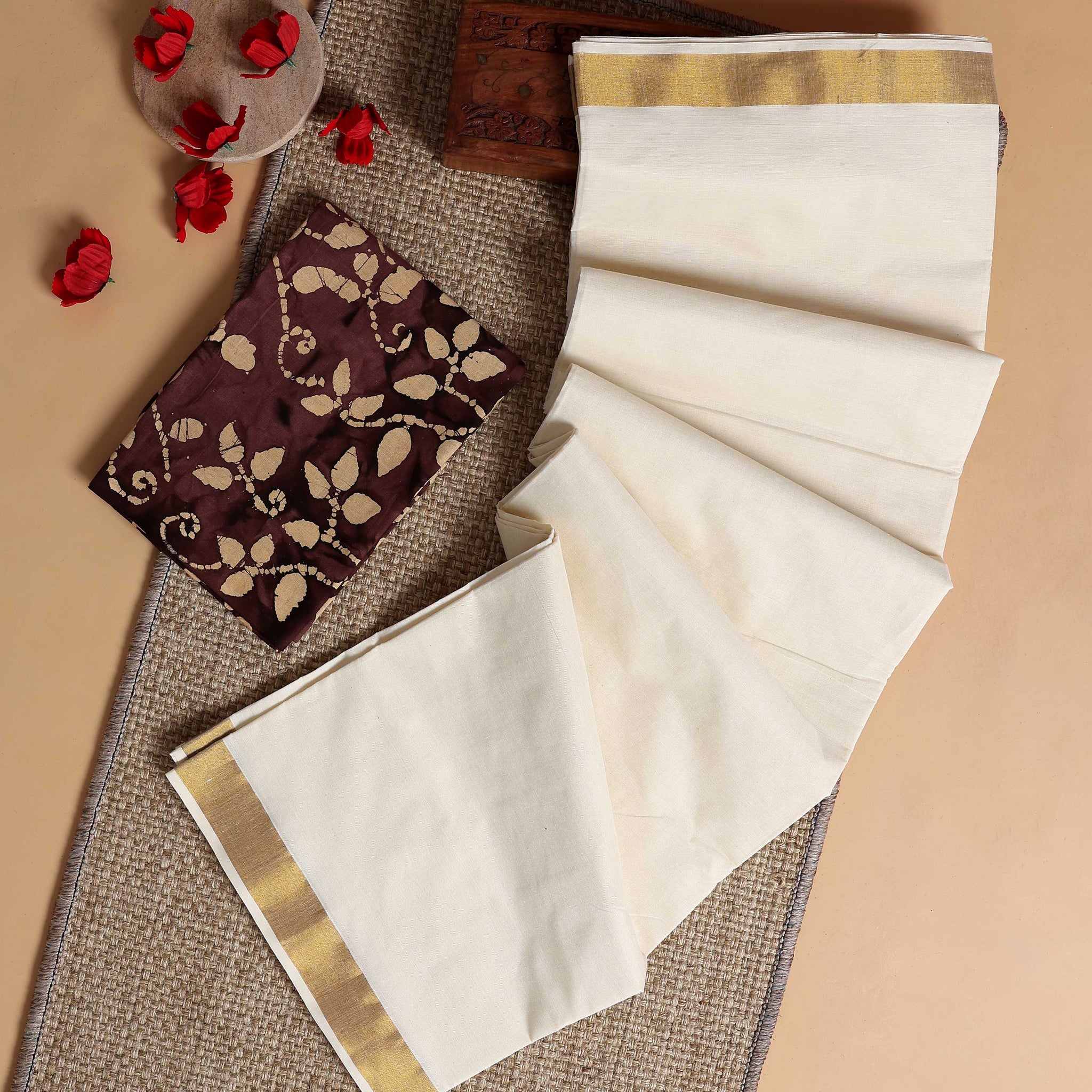 Traditional Kerala Kasavu Cotton Saree with Zari Border and Printed Blouse Piece - Off White