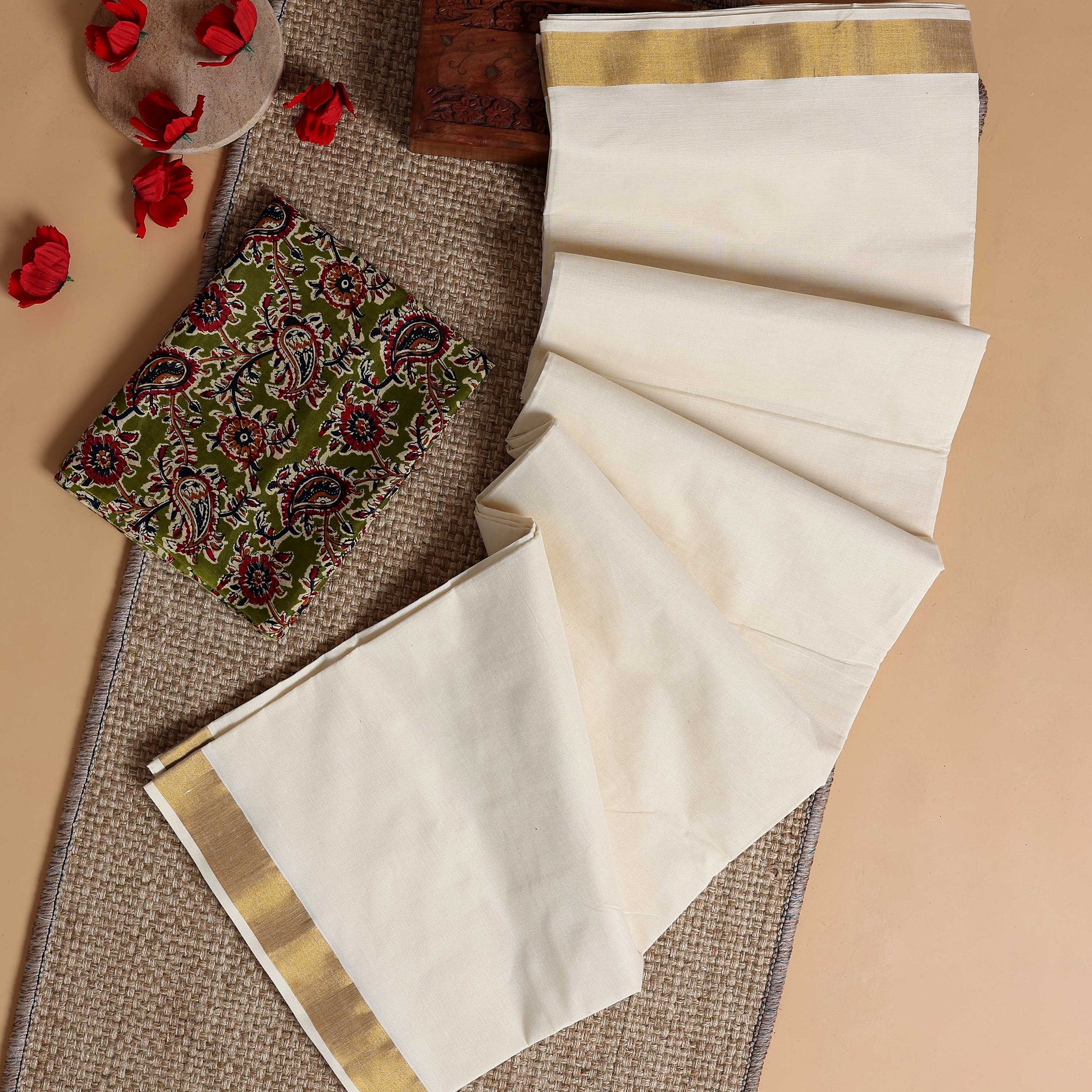 Traditional Kerala Kasavu Cotton Saree with Zari Border and Printed Blouse Piece - Off White
