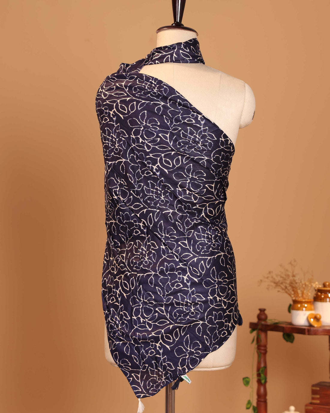 Elegant Women’s Printed Dupatta with Delicate Floral Line Motifs and Decorative Tassel - Navy