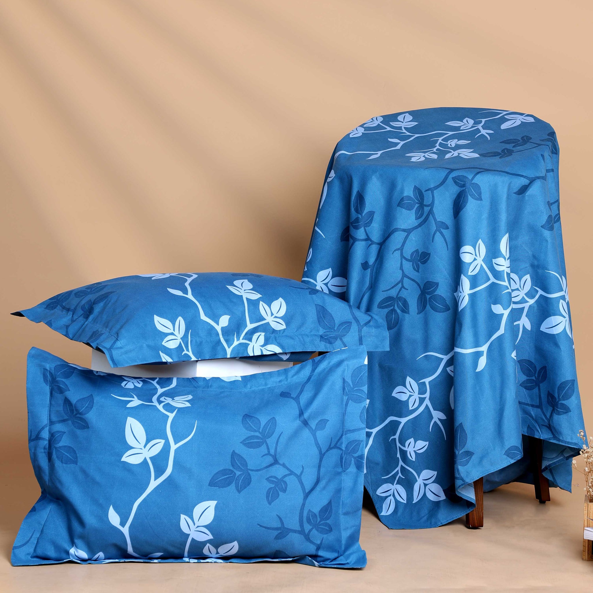 Modern Leaf Motif Print Design Bed Cover with Matching Pillow Cover Set - Blue
