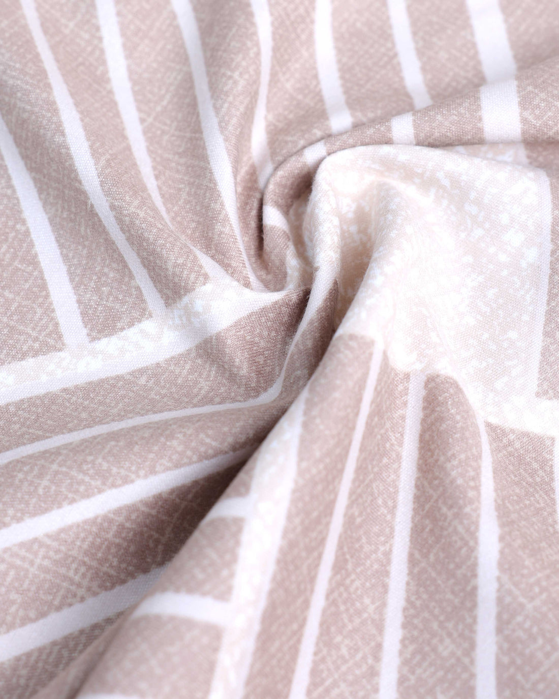 Elegant Geometric Patterned Print Design Queen Size Bed Cover with Matching Pillow Cover Set - Brown