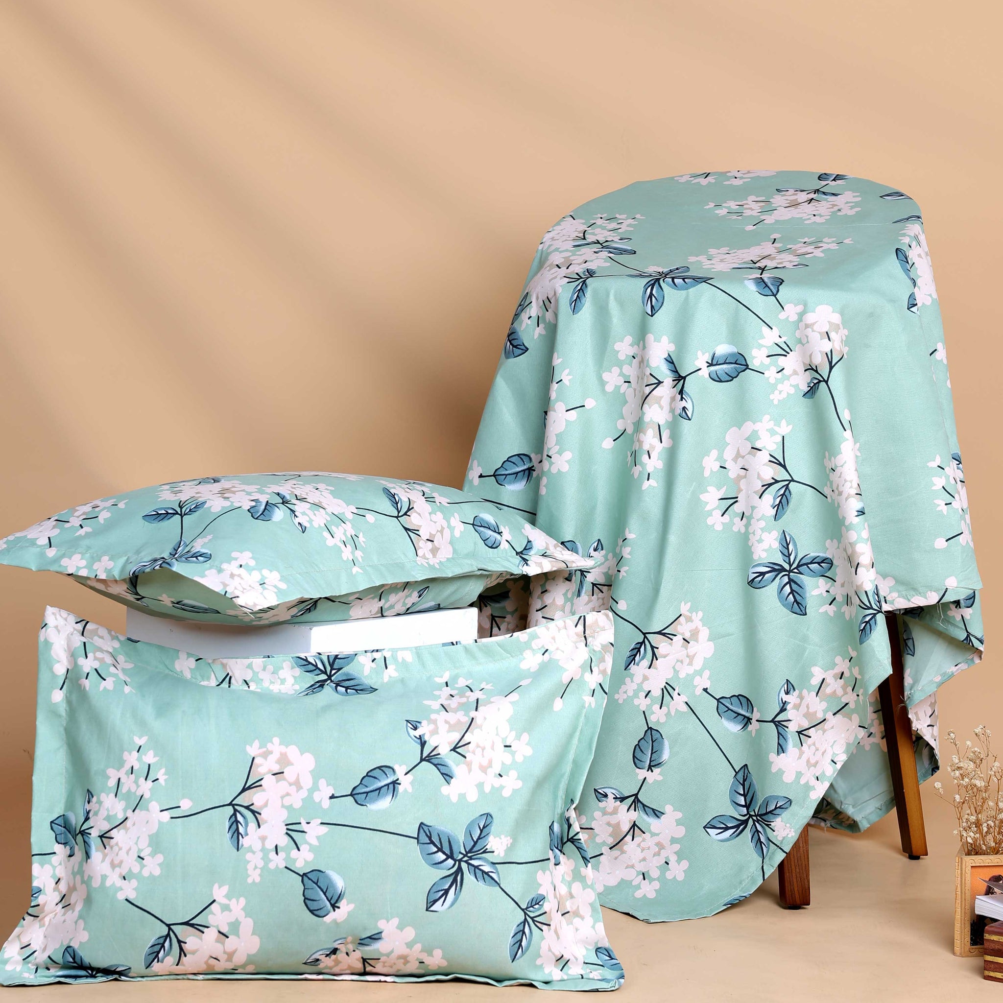 Elegant Floral Print Design Bed Cover with Matching Pillow Cover Set - Green