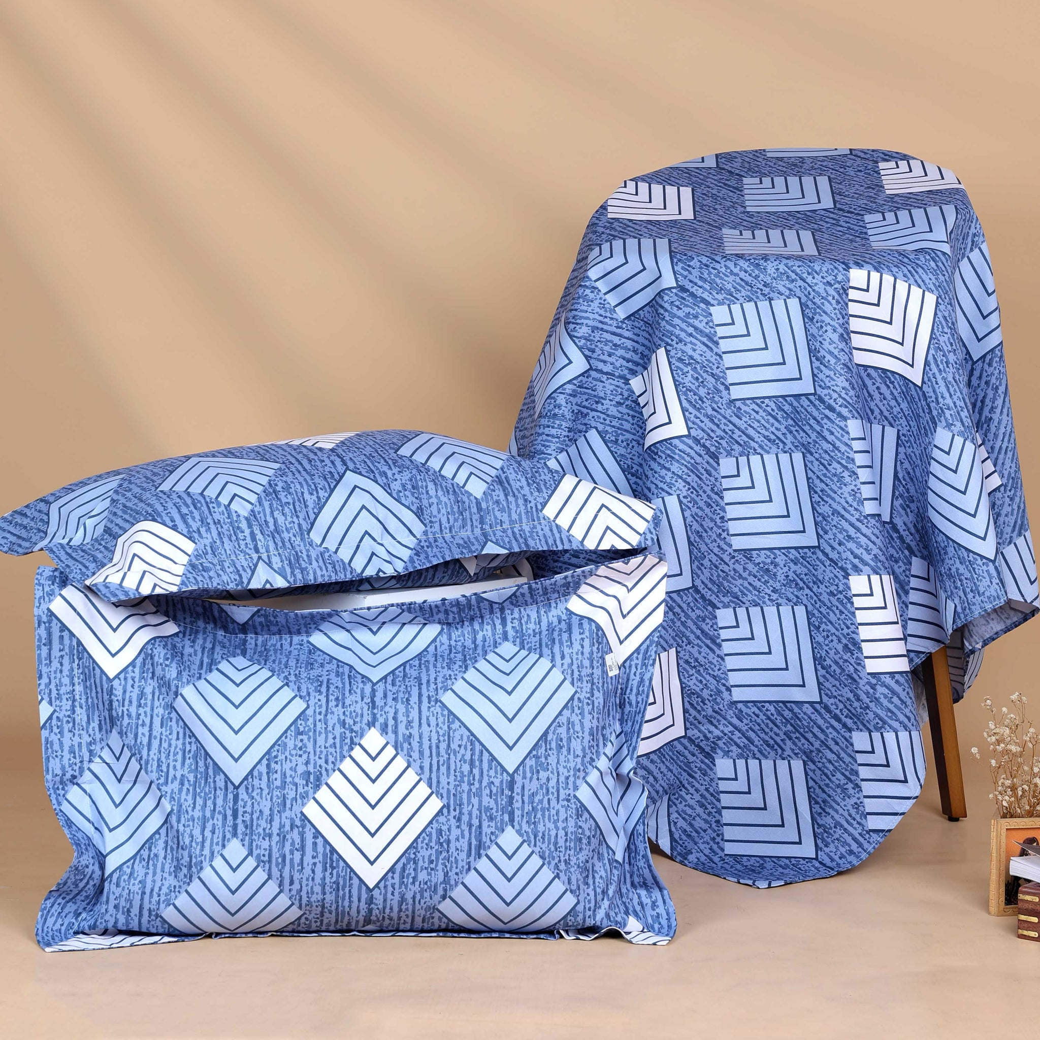 Elegant Geometric Pattern Bed Cover with Matching Pillow Cover Set - Blue
