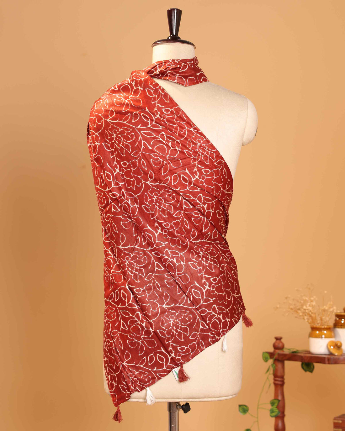 Elegant Women’s Printed Dupatta with Delicate Floral Line Motifs and Decorative Tassel - Red